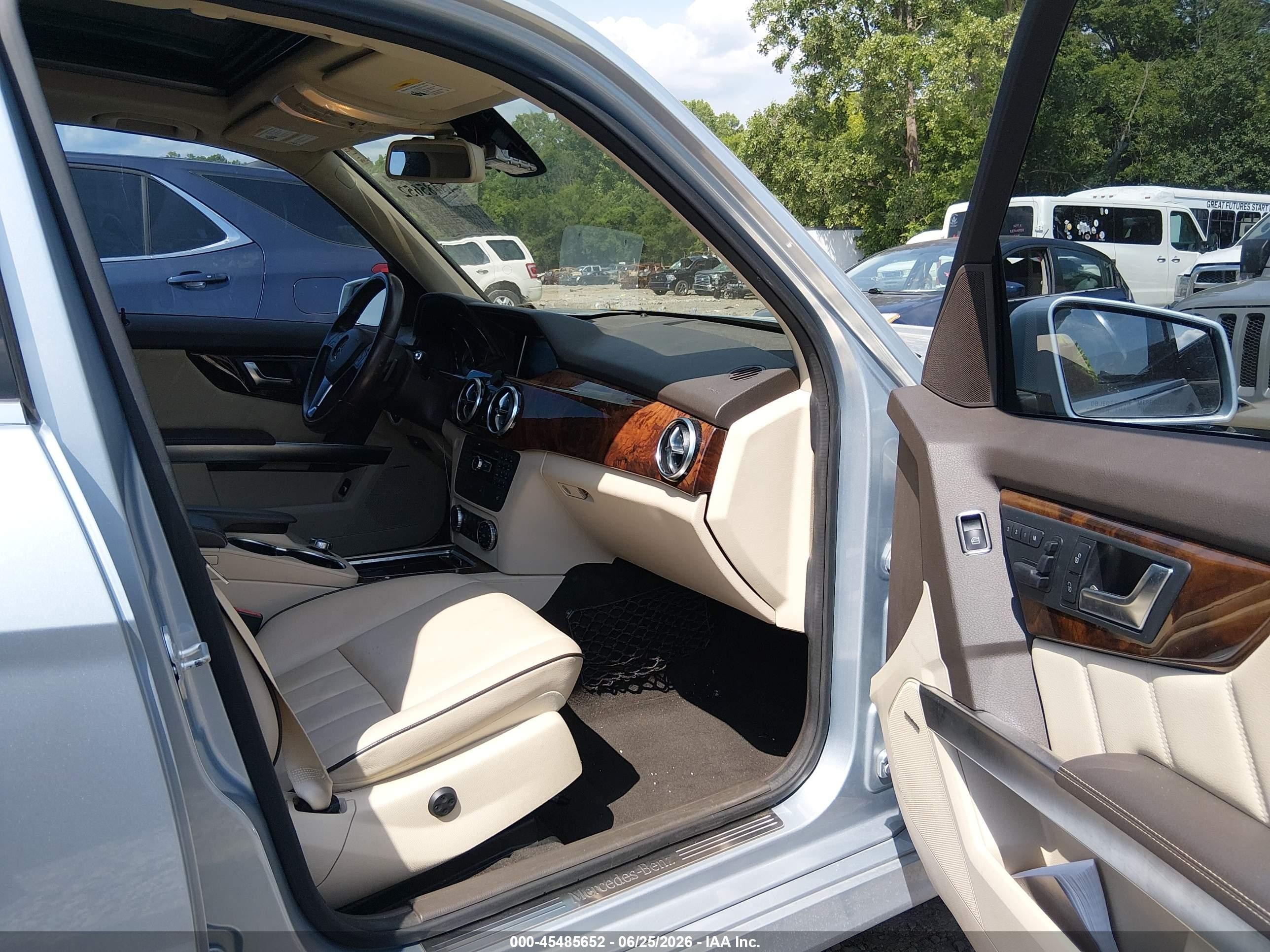 2015 Mercedes-benz Glk 350   Light Blue vin: WDCGG5HB3FG370270