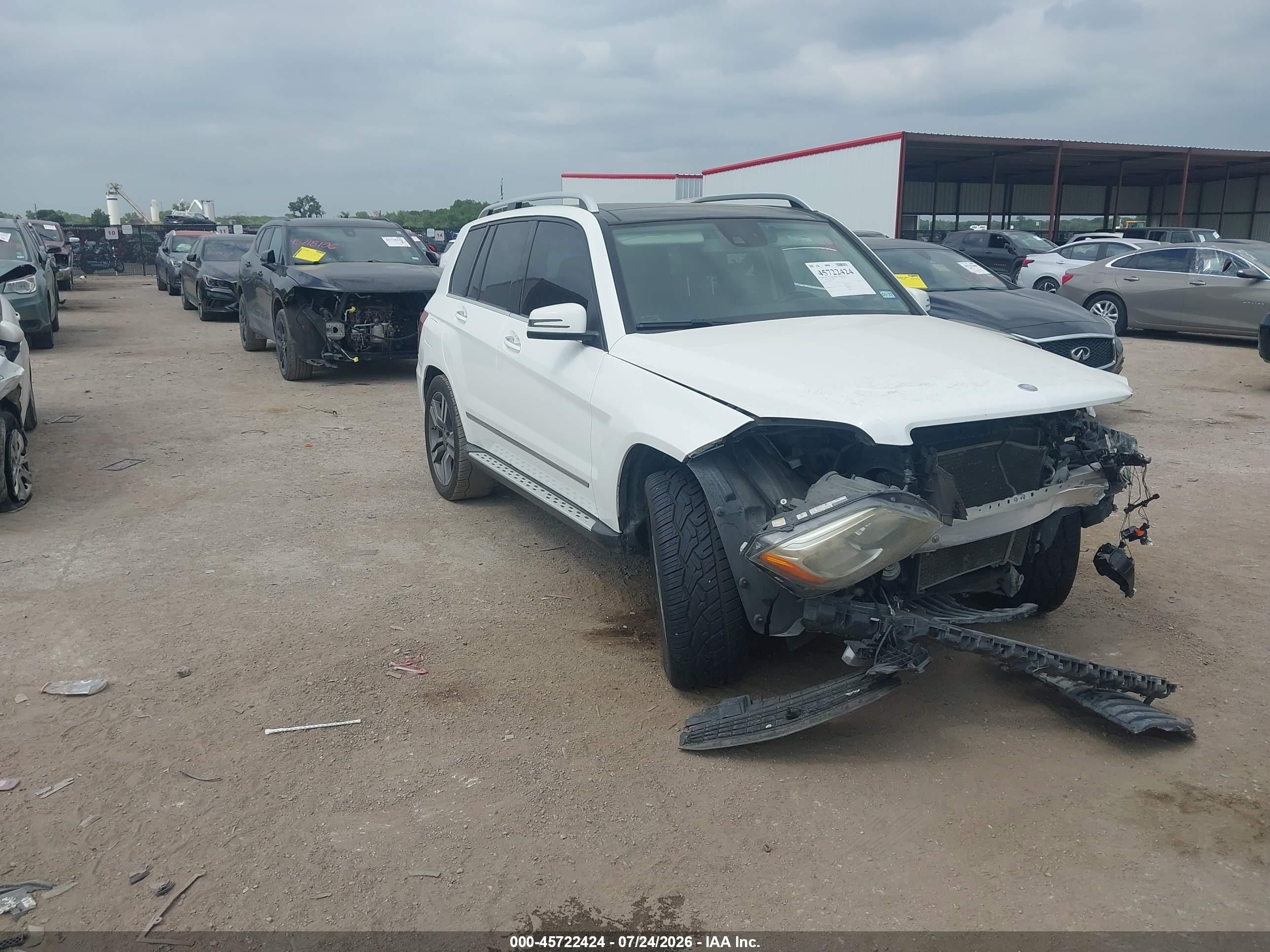 2015 Mercedes-benz Glk 350   White vin: WDCGG5HB3FG379258