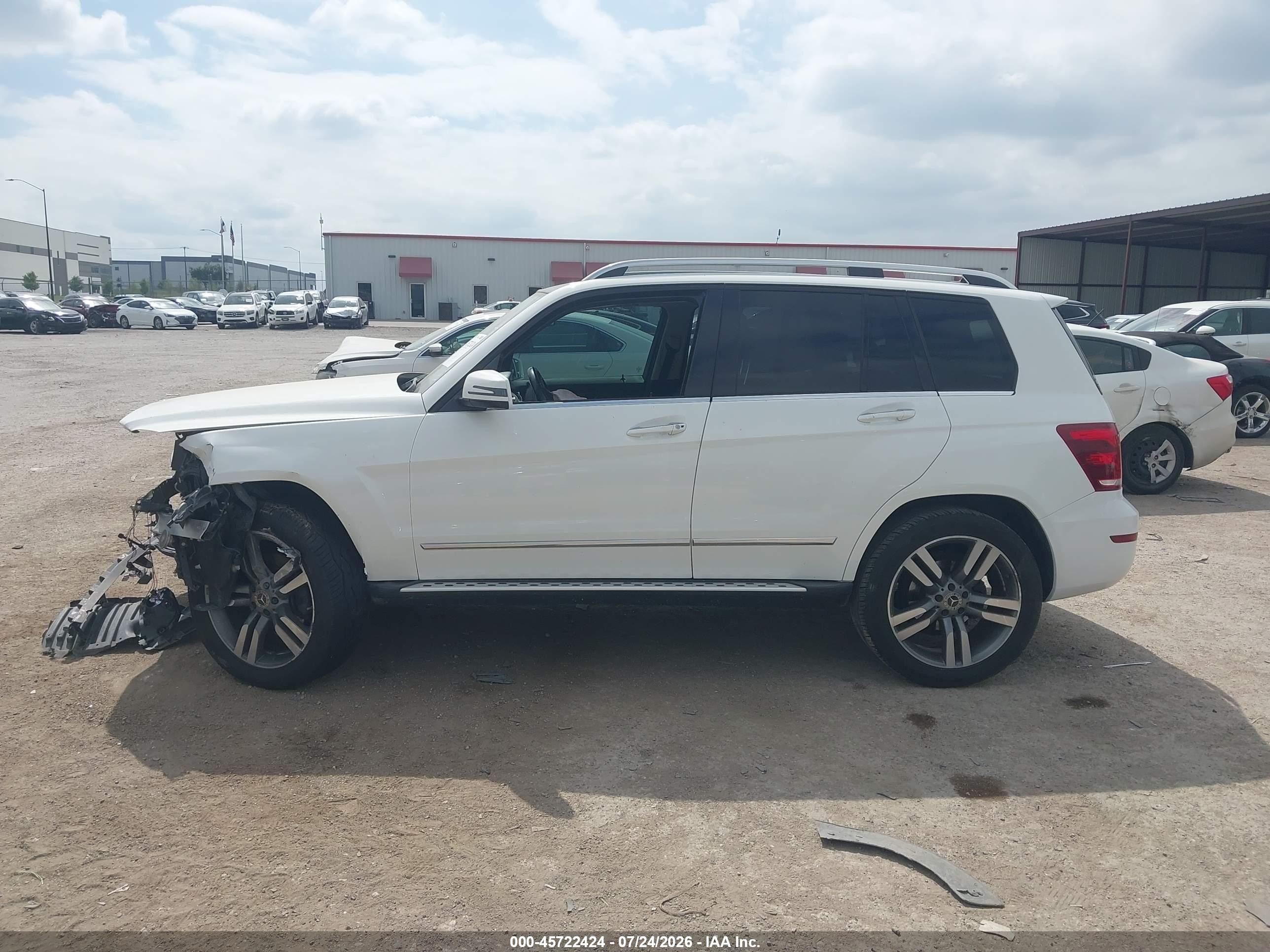 2015 Mercedes-benz Glk 350   White vin: WDCGG5HB3FG379258
