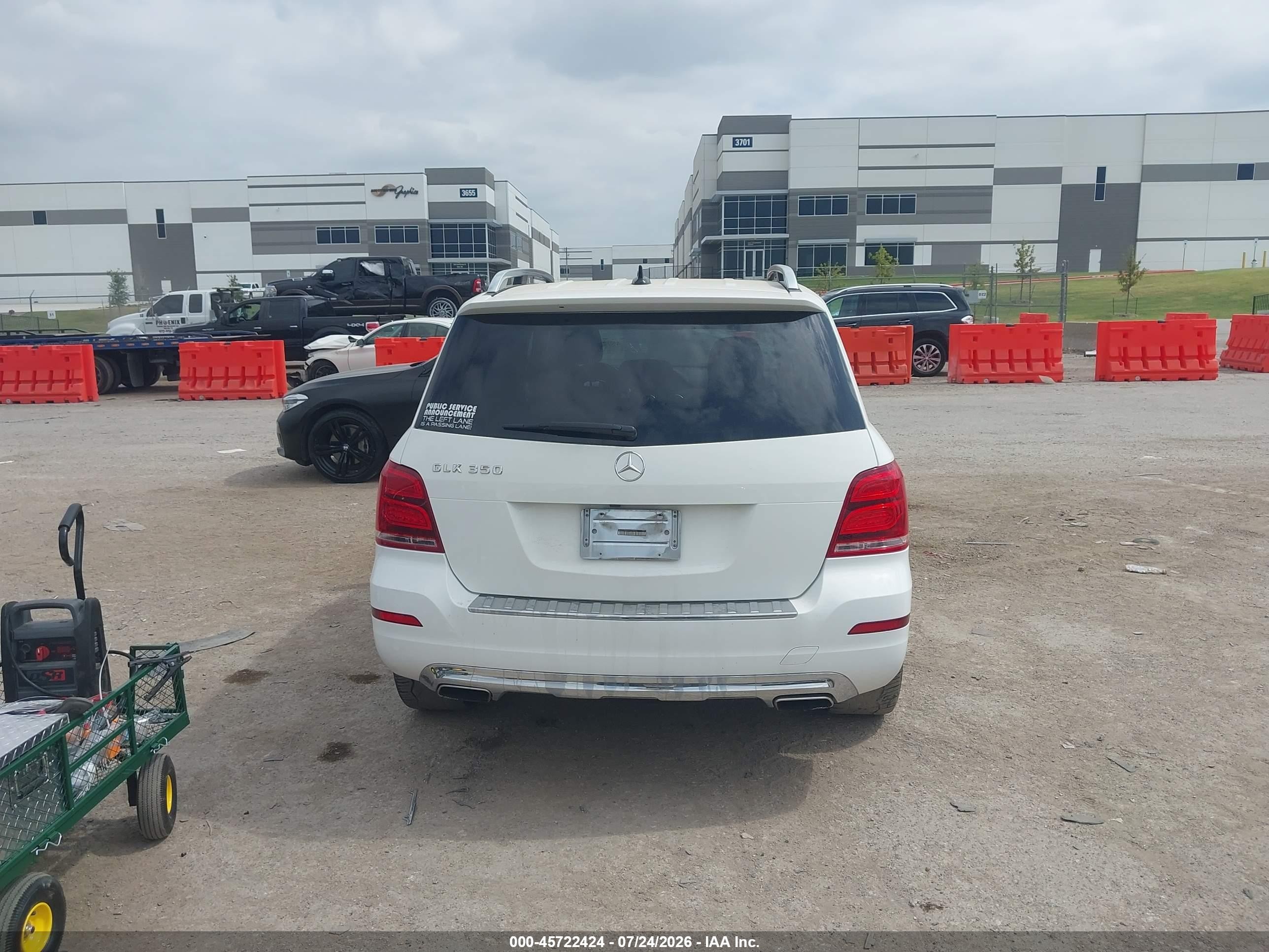 2015 Mercedes-benz Glk 350   White vin: WDCGG5HB3FG379258