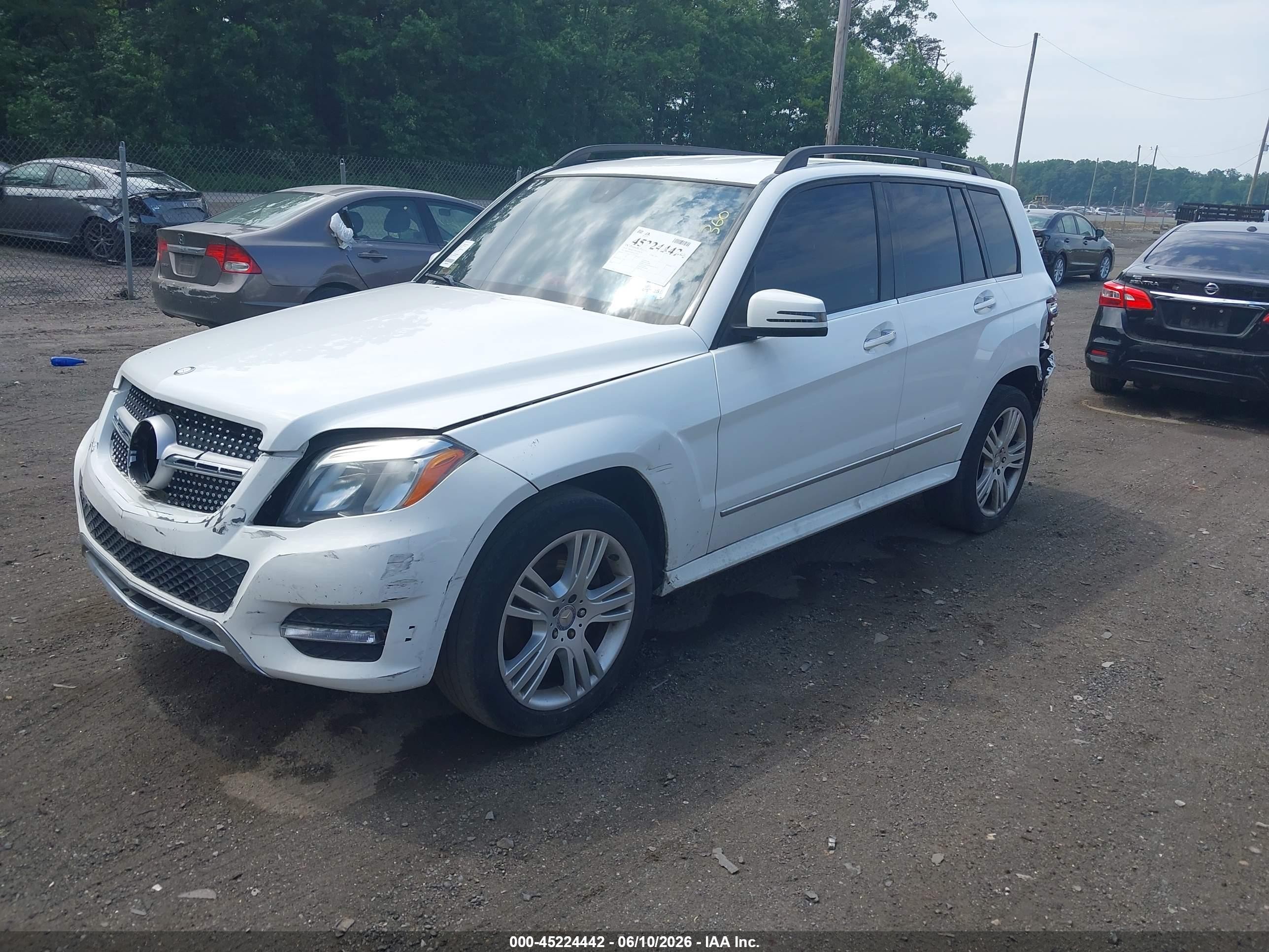 2014 Mercedes-benz Glk 350   White vin: WDCGG5HB4EG217950