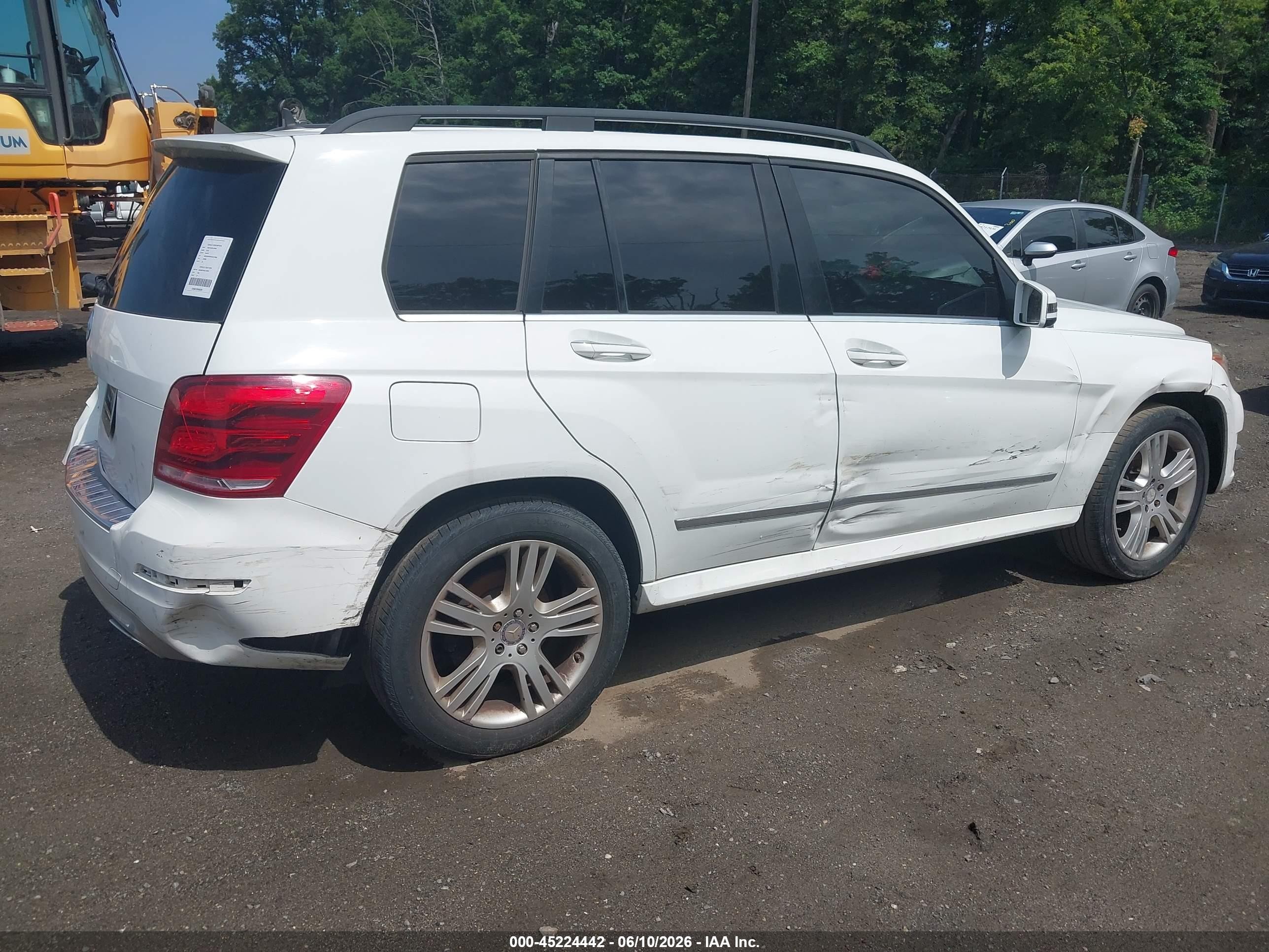 2014 Mercedes-benz Glk 350   White vin: WDCGG5HB4EG217950
