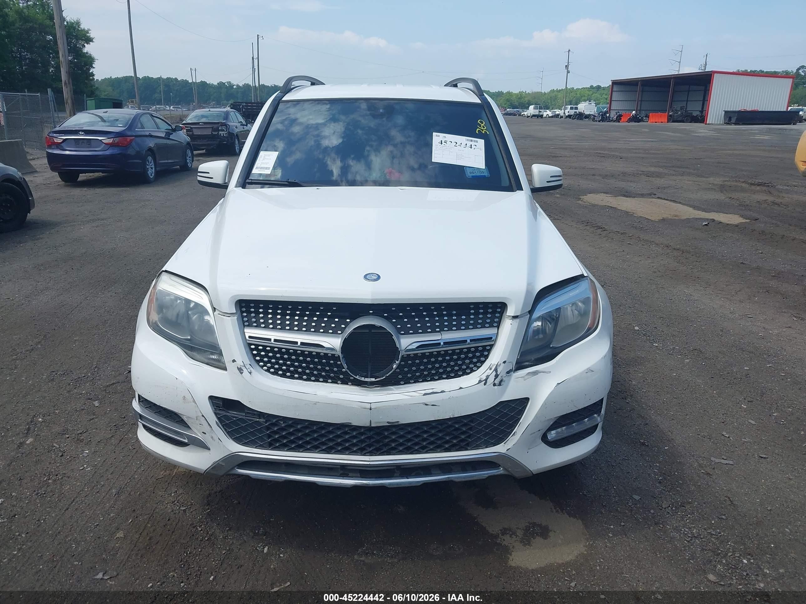 2014 Mercedes-benz Glk 350   White vin: WDCGG5HB4EG217950