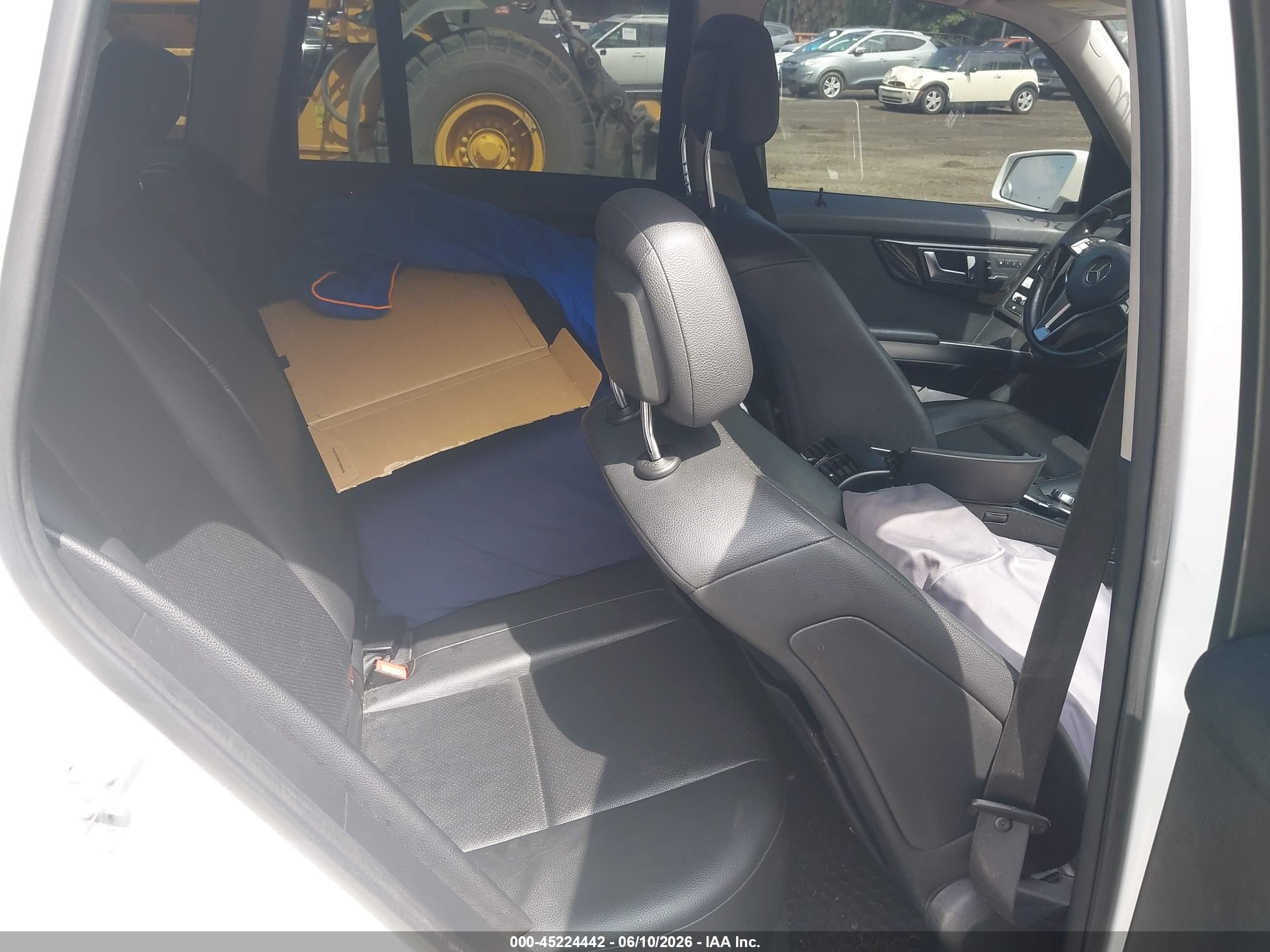 2014 Mercedes-benz Glk 350   White vin: WDCGG5HB4EG217950