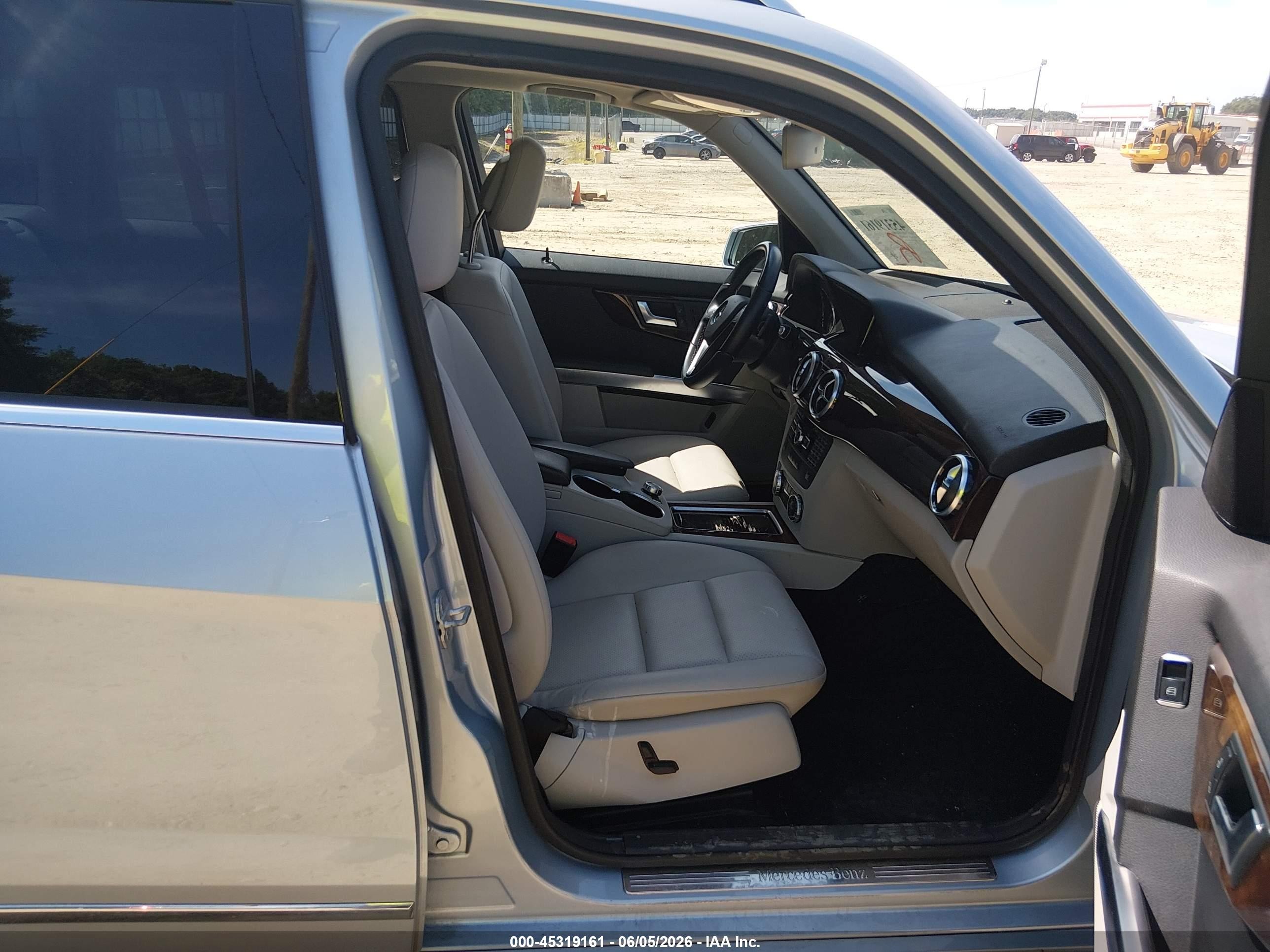 2014 Mercedes-benz Glk 350   Light Blue vin: WDCGG5HB4EG248810
