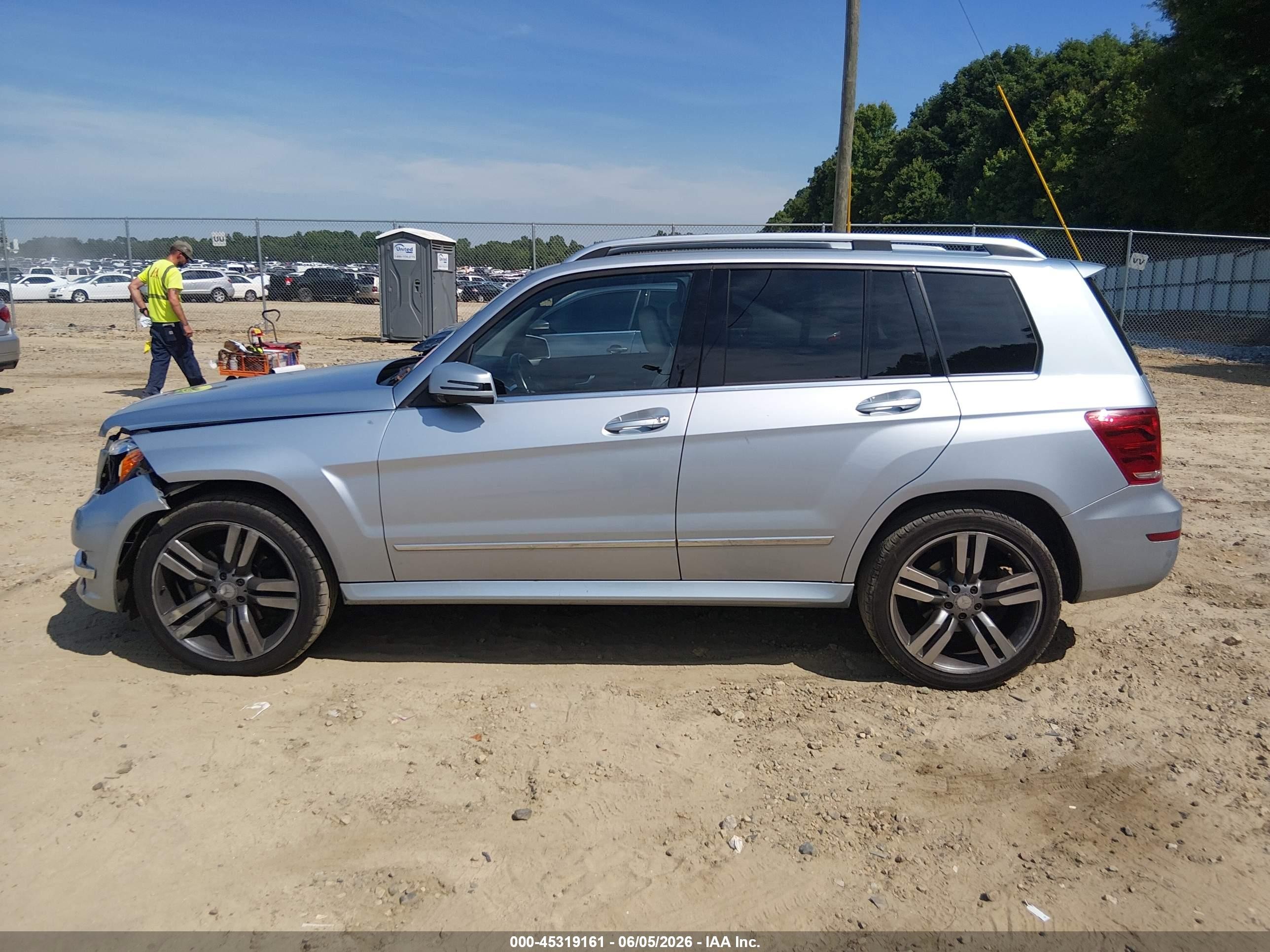 2014 Mercedes-benz Glk 350   Light Blue vin: WDCGG5HB4EG248810