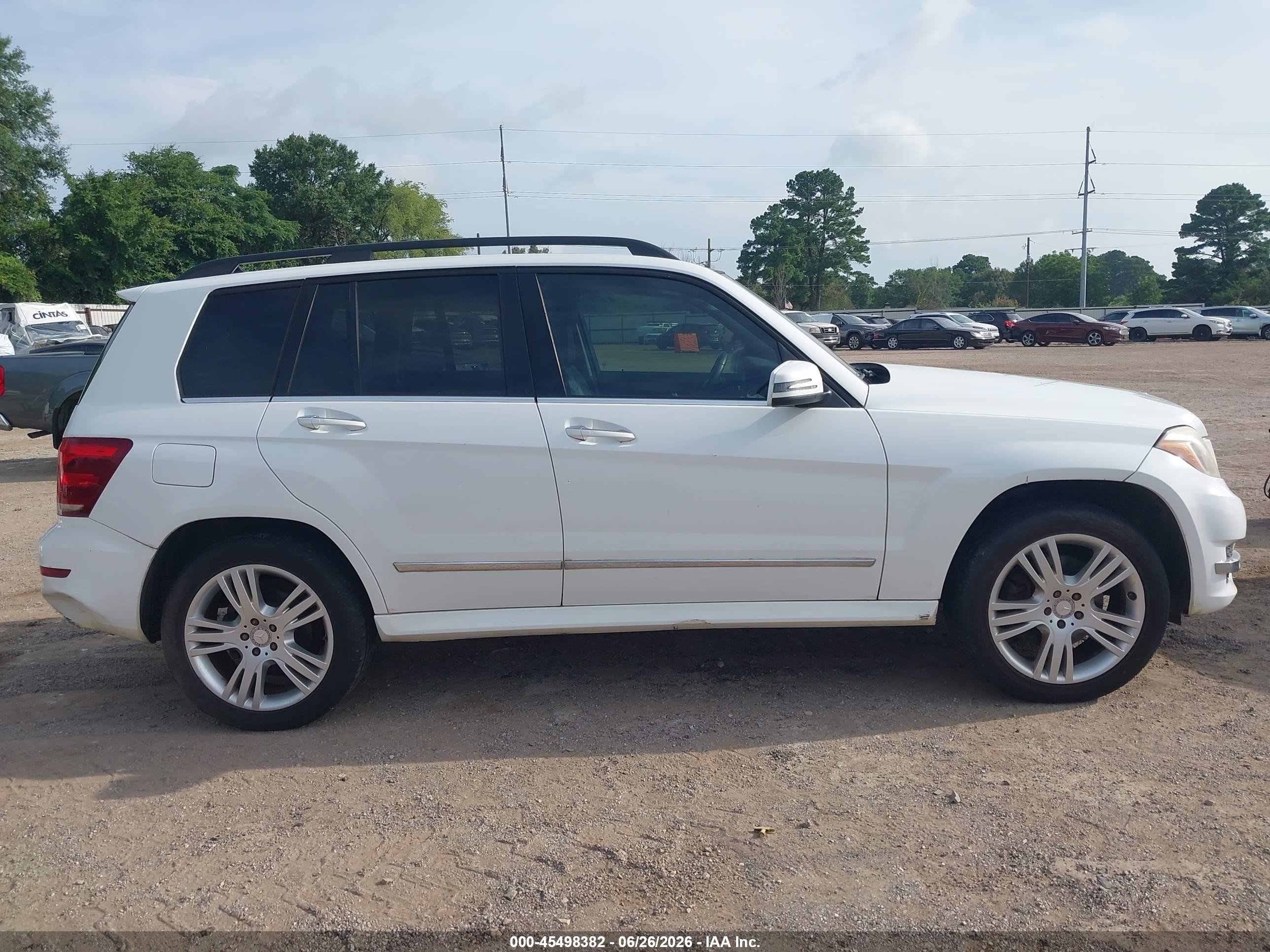 2015 Mercedes-benz Glk 350   Белый vin: WDCGG5HB4FG355146