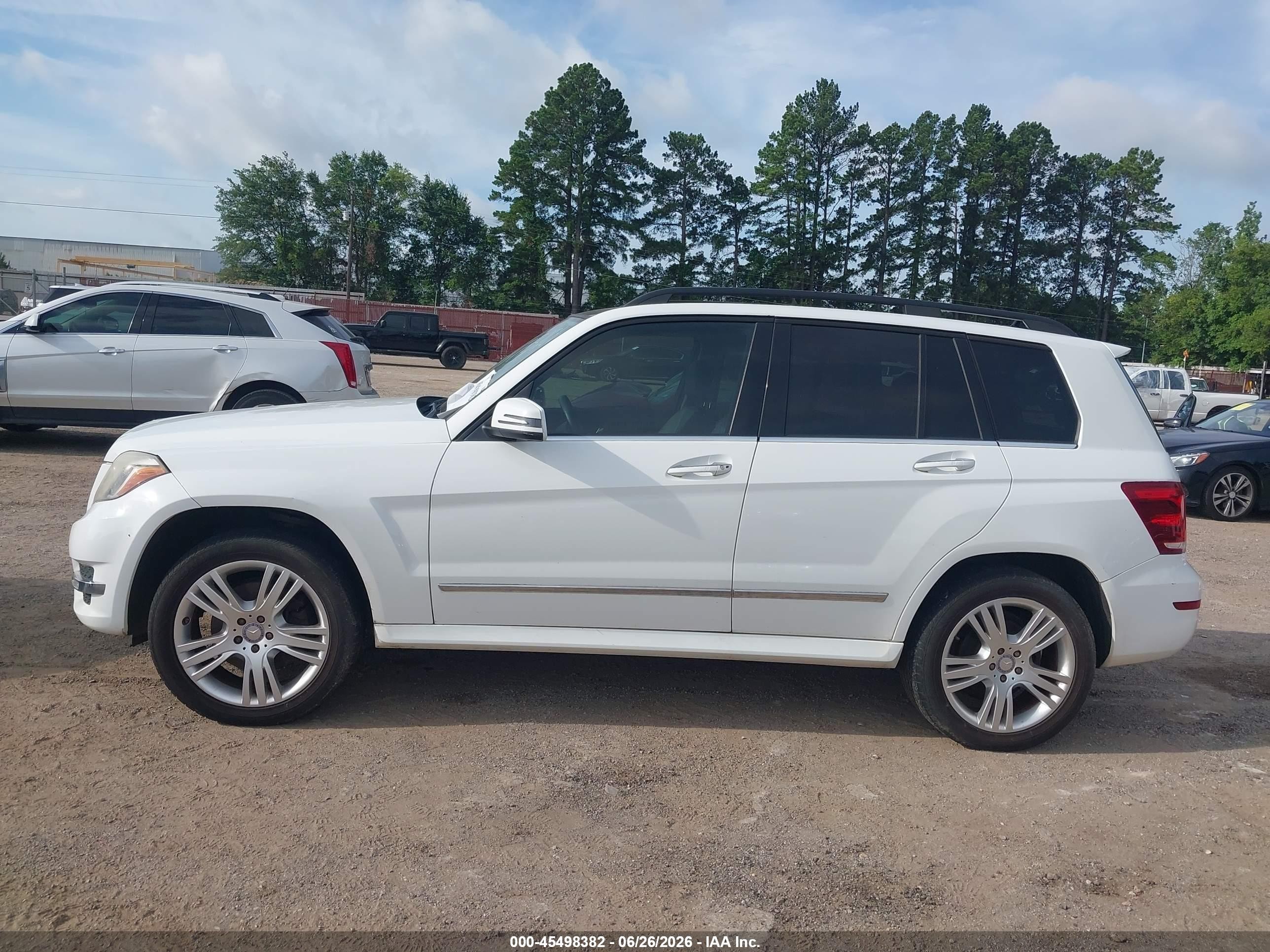 2015 Mercedes-benz Glk 350   Белый vin: WDCGG5HB4FG355146