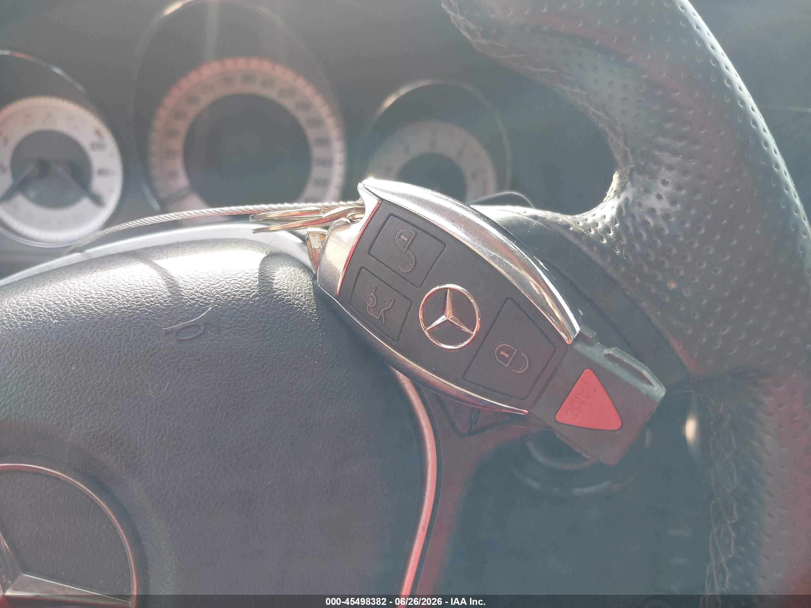 2015 Mercedes-benz Glk 350   Белый vin: WDCGG5HB4FG355146