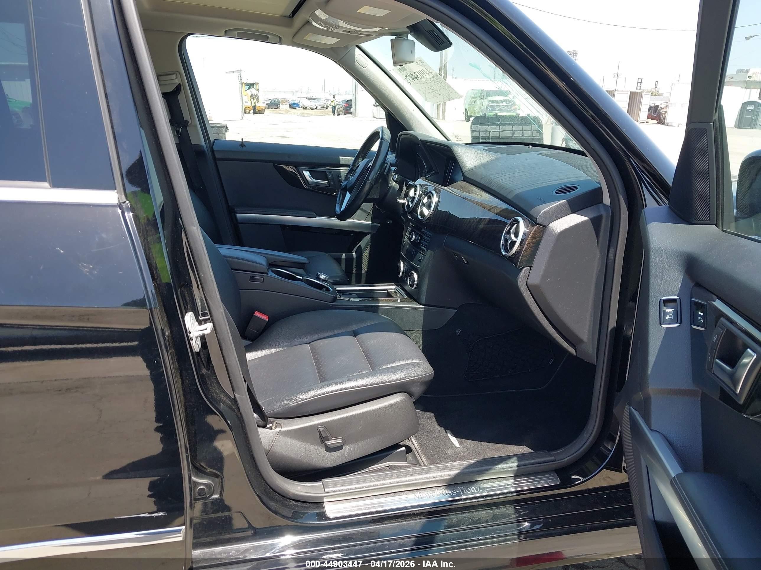 2015 Mercedes-benz Glk 350   Black vin: WDCGG5HB4FG379141