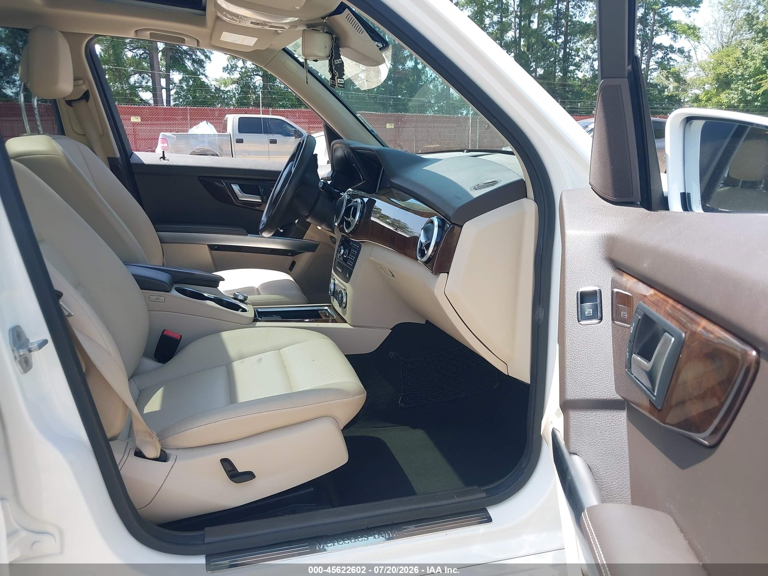2015 Mercedes-benz Glk 350 Белый vin: WDCGG5HB4FG426670
