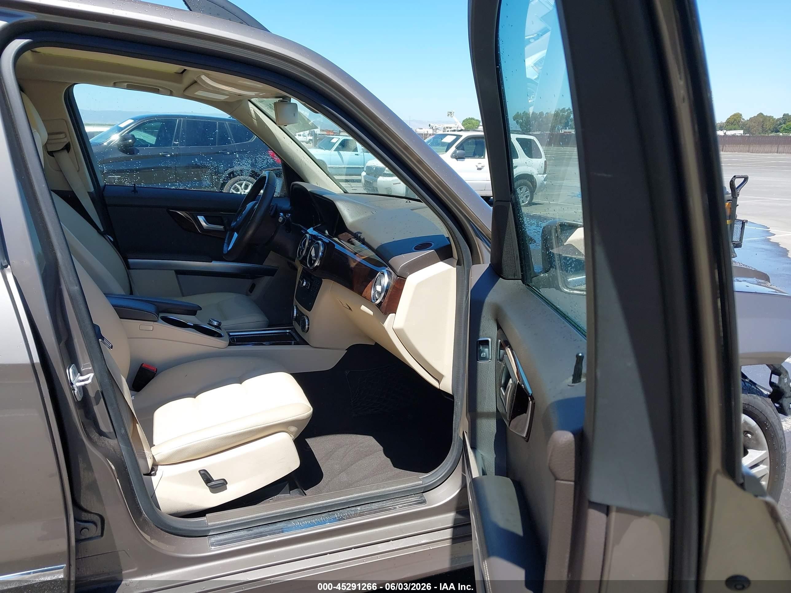 2014 Mercedes-benz Glk 350   Brown vin: WDCGG5HB5EG265406