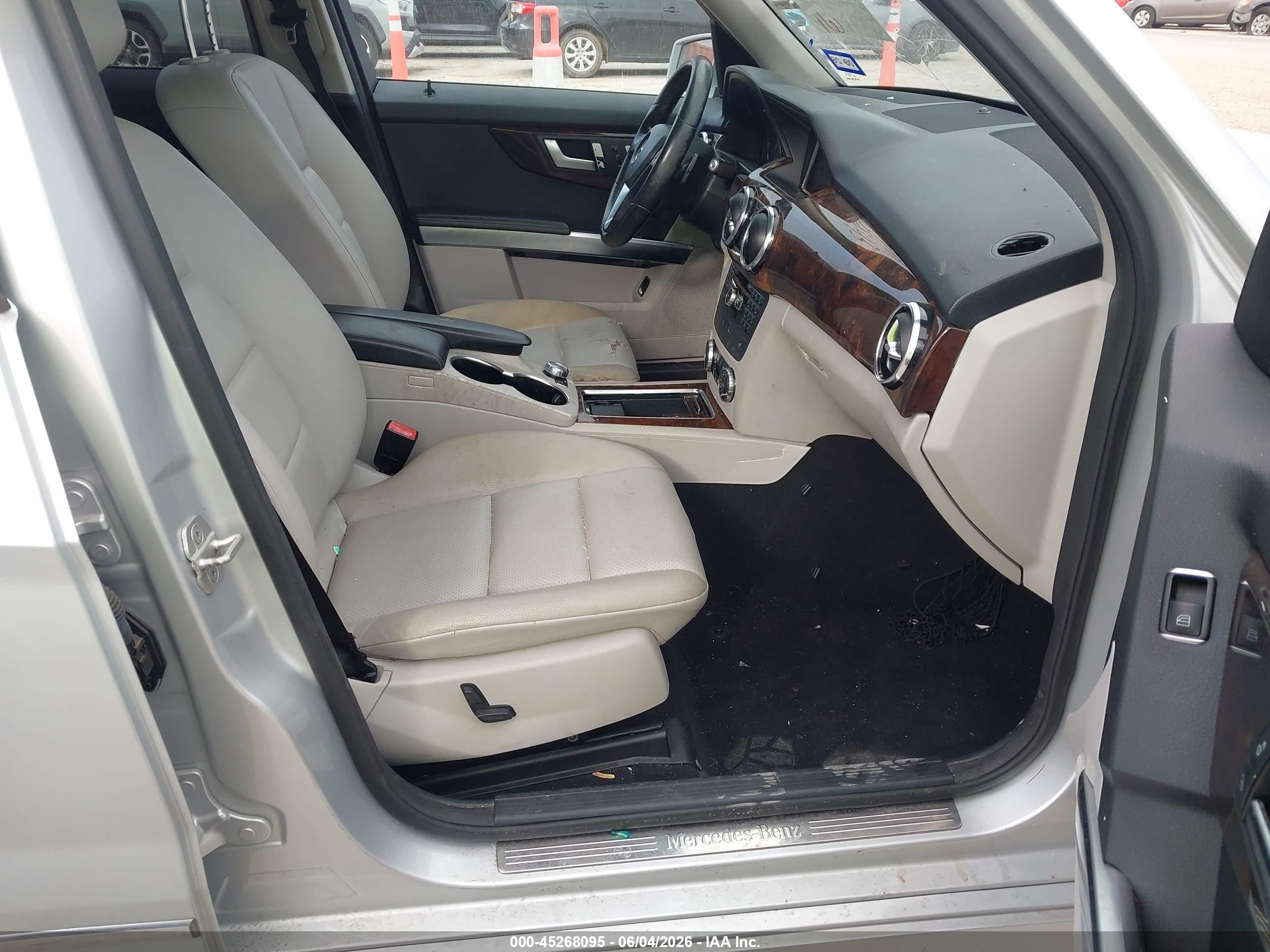 2013 Mercedes-benz Glk 350   Silver vin: WDCGG5HB6DF980893