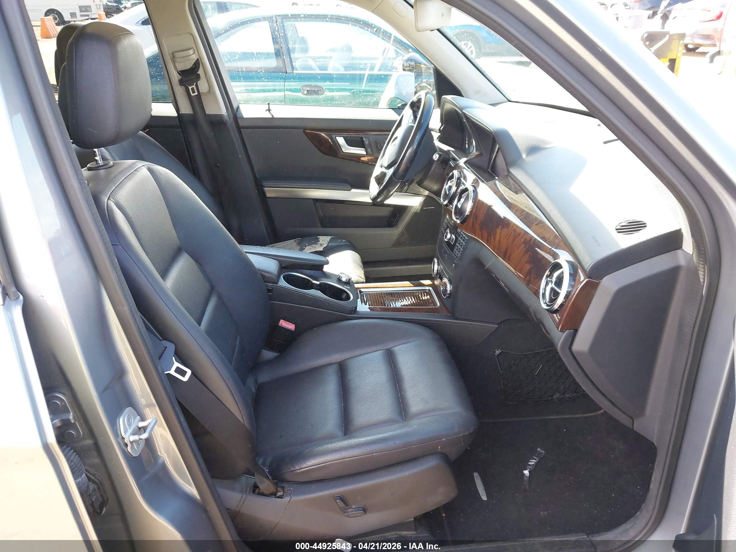 2013 Mercedes-benz Glk 350   Silver vin: WDCGG5HB6DG139683