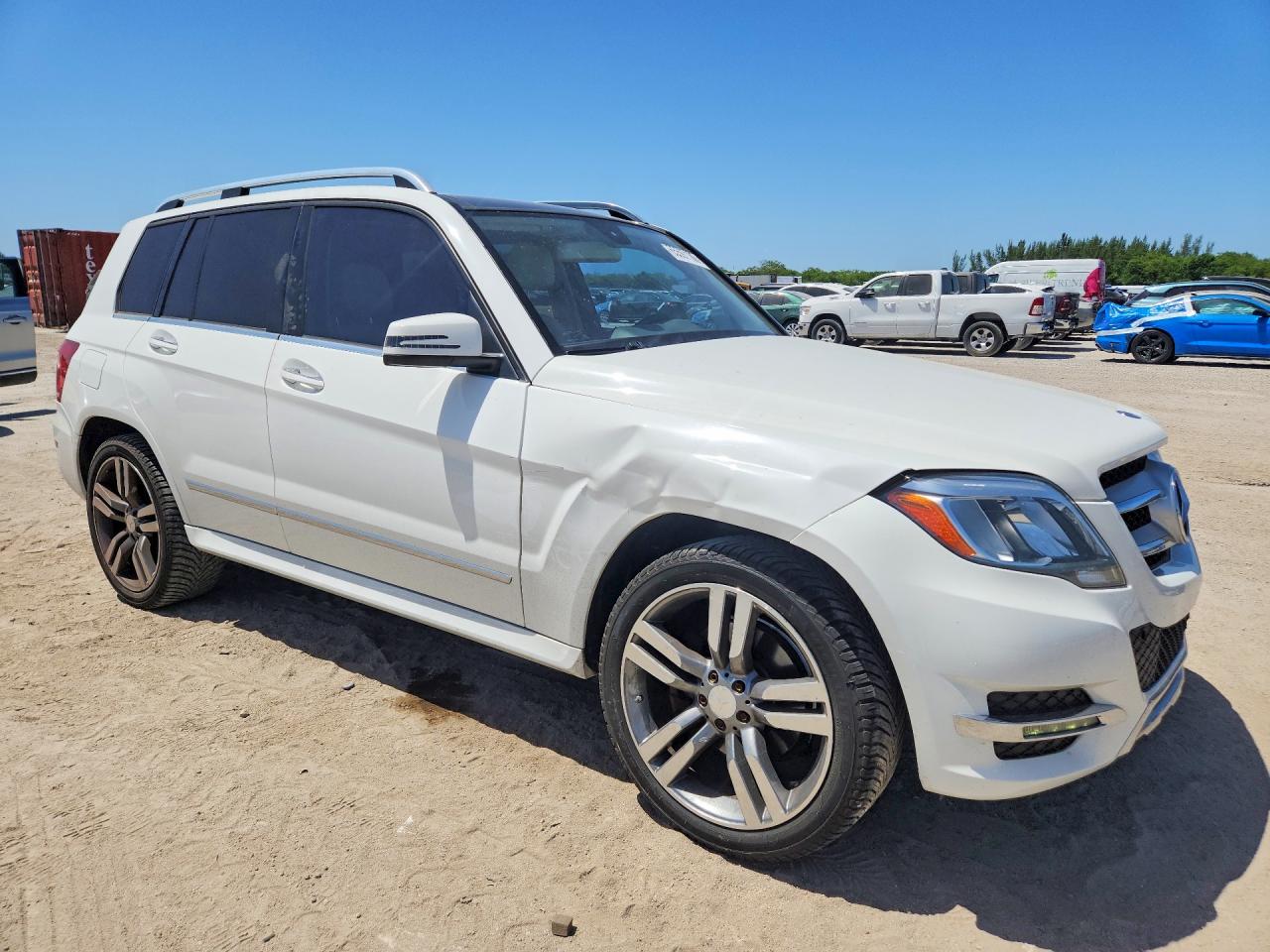 2014 Mercedes-benz Glk 350 White vin: WDCGG5HB6EG206171