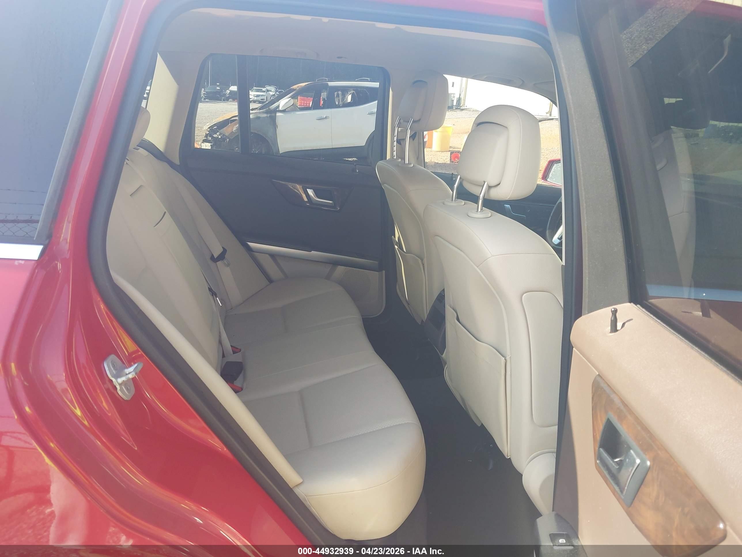 2014 Mercedes-benz Glk 350   Red vin: WDCGG5HB6EG316475