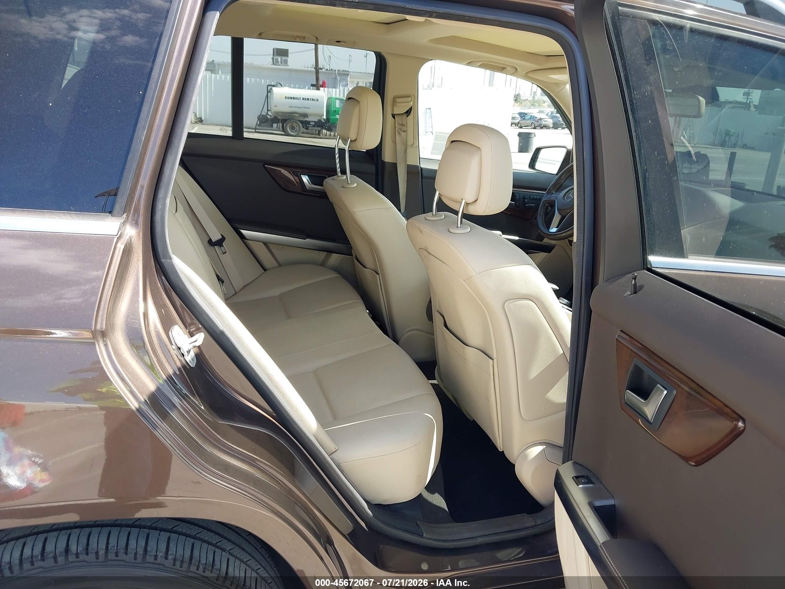 2015 Mercedes-benz Glk 350   Brown vin: WDCGG5HB6FG400667