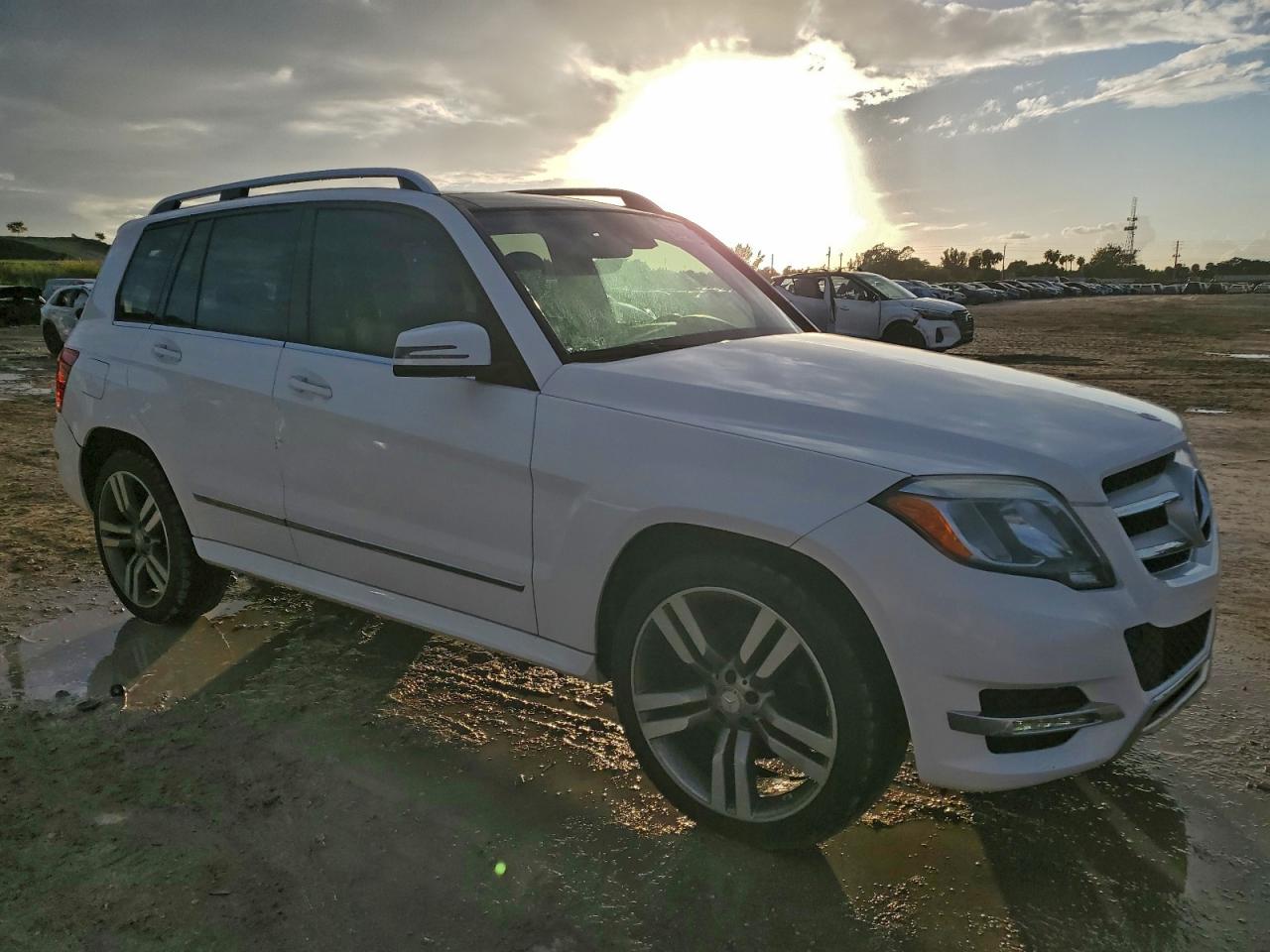 2015 Mercedes-benz Glk 350 White vin: WDCGG5HB6FG415718