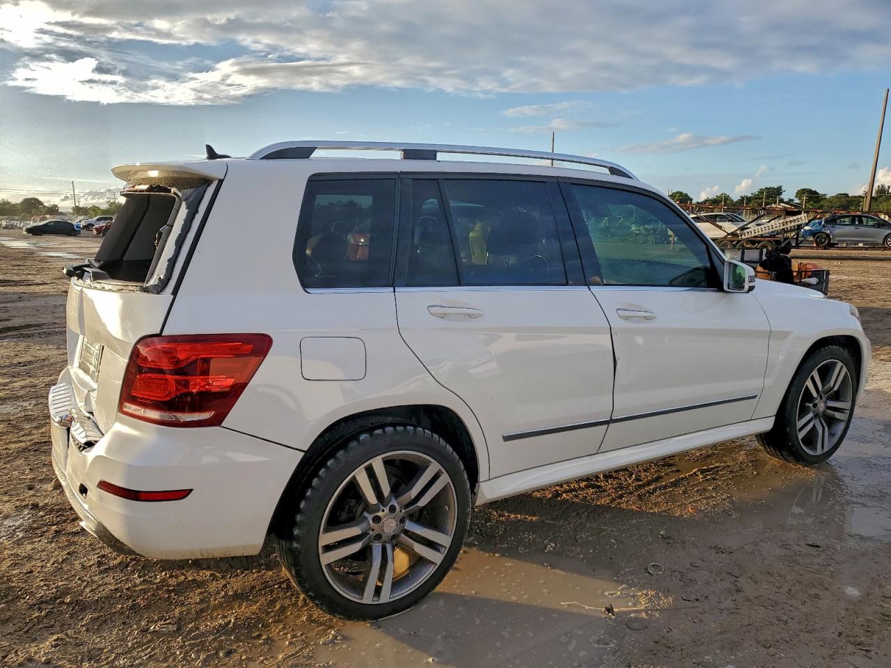 2015 Mercedes-benz Glk 350 White vin: WDCGG5HB6FG415718