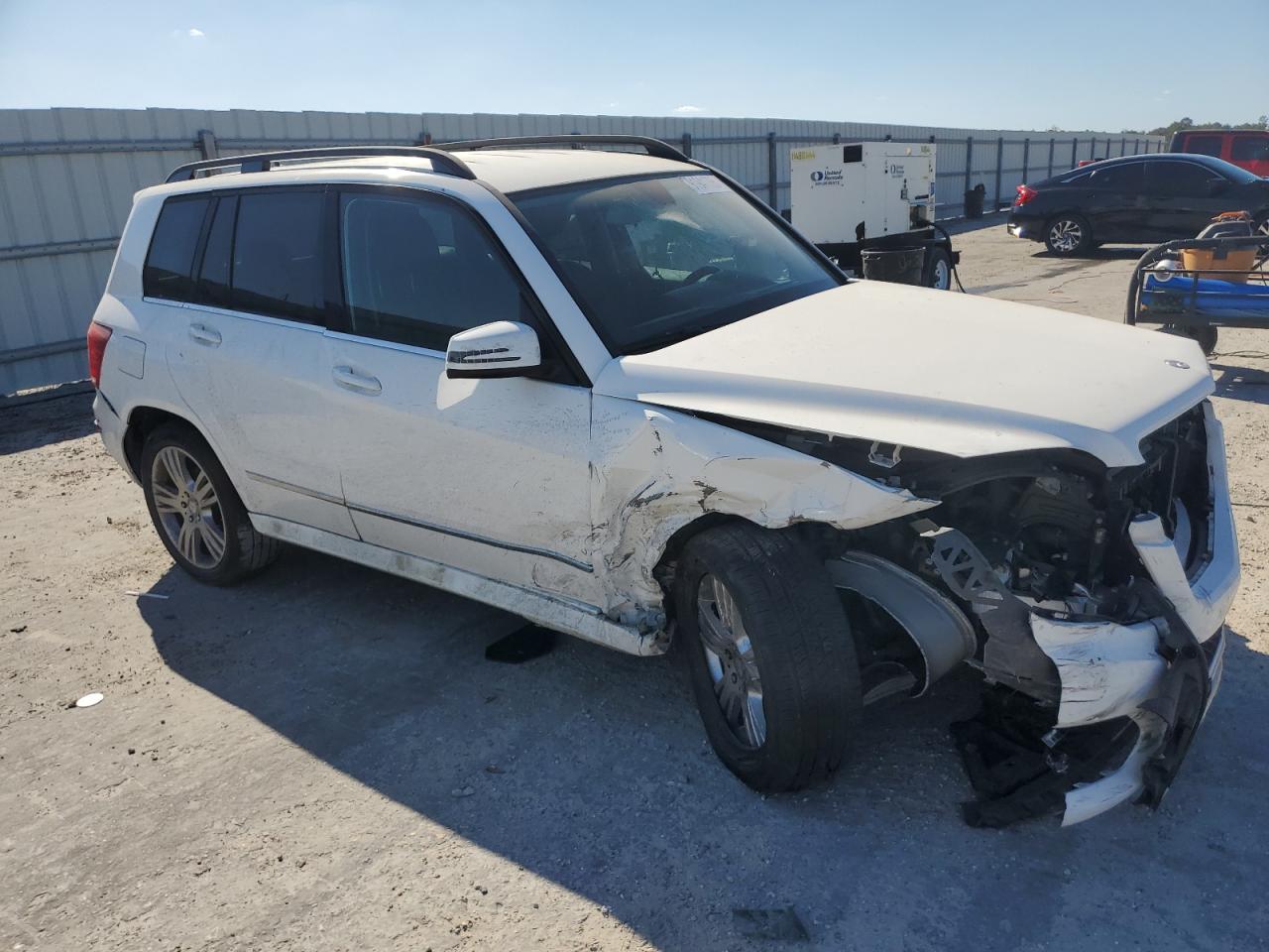 2015 Mercedes-benz Glk 350 White vin: WDCGG5HB6FG438836