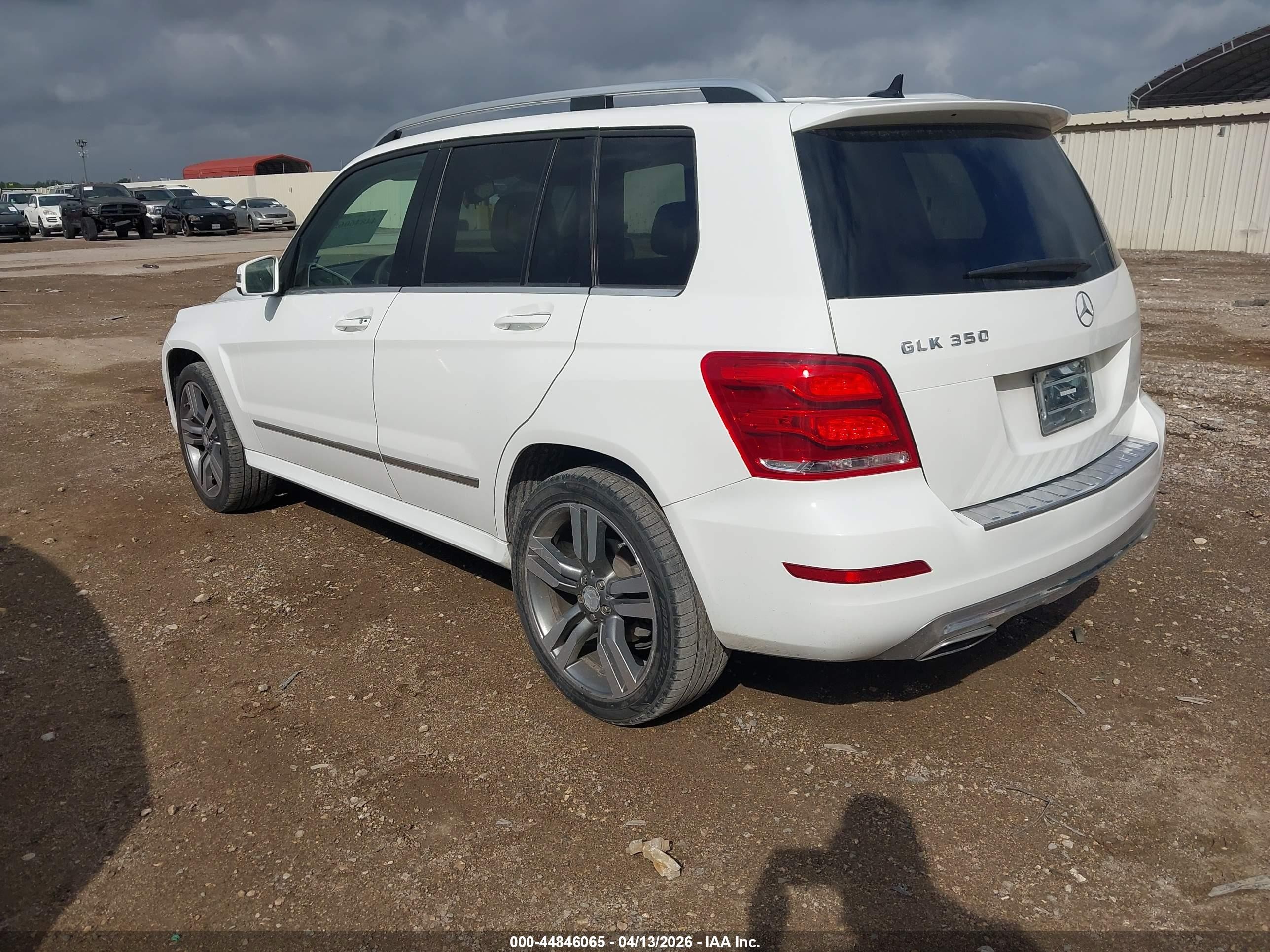 2013 Mercedes-benz Glk 350   White vin: WDCGG5HB7DG072821