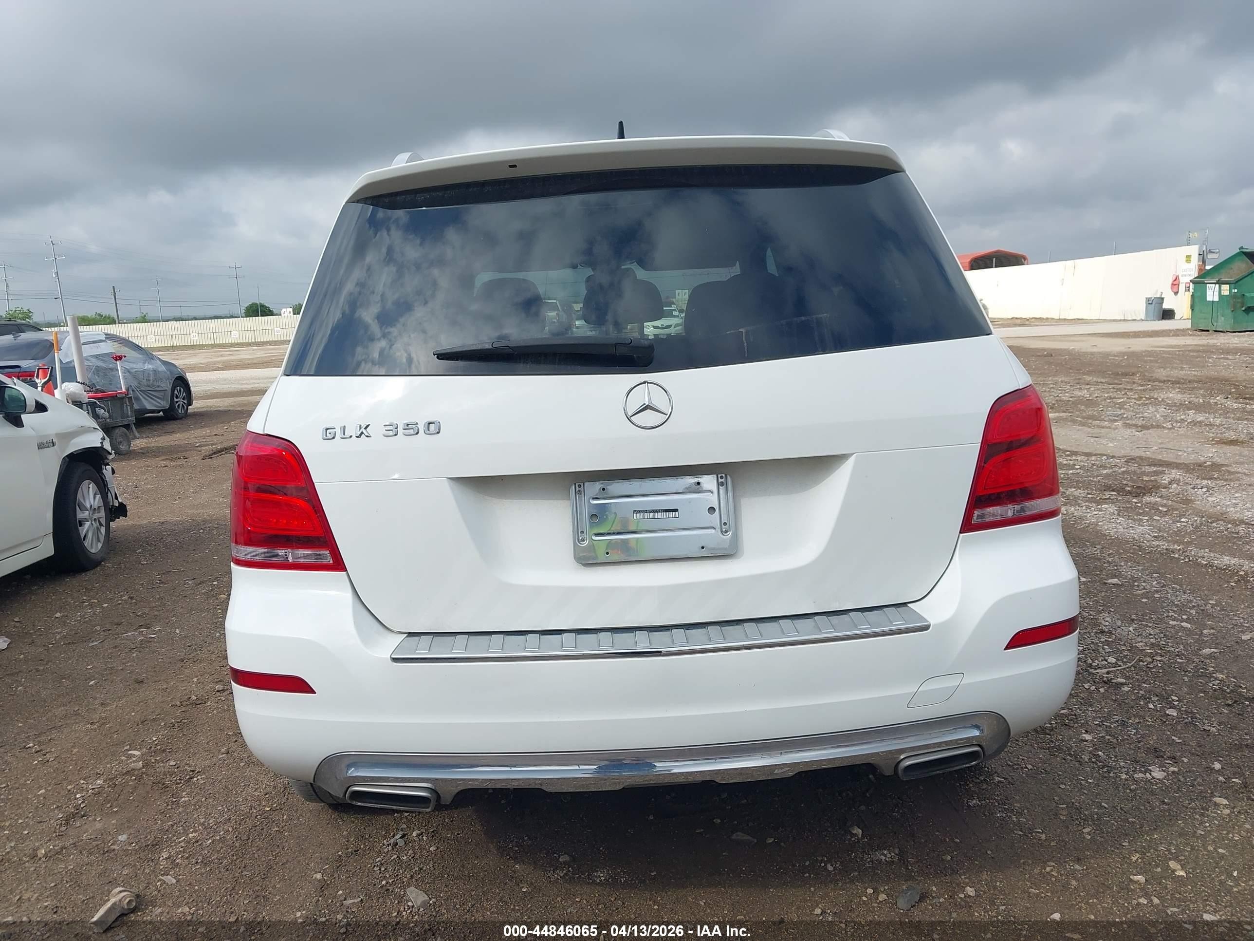2013 Mercedes-benz Glk 350   White vin: WDCGG5HB7DG072821