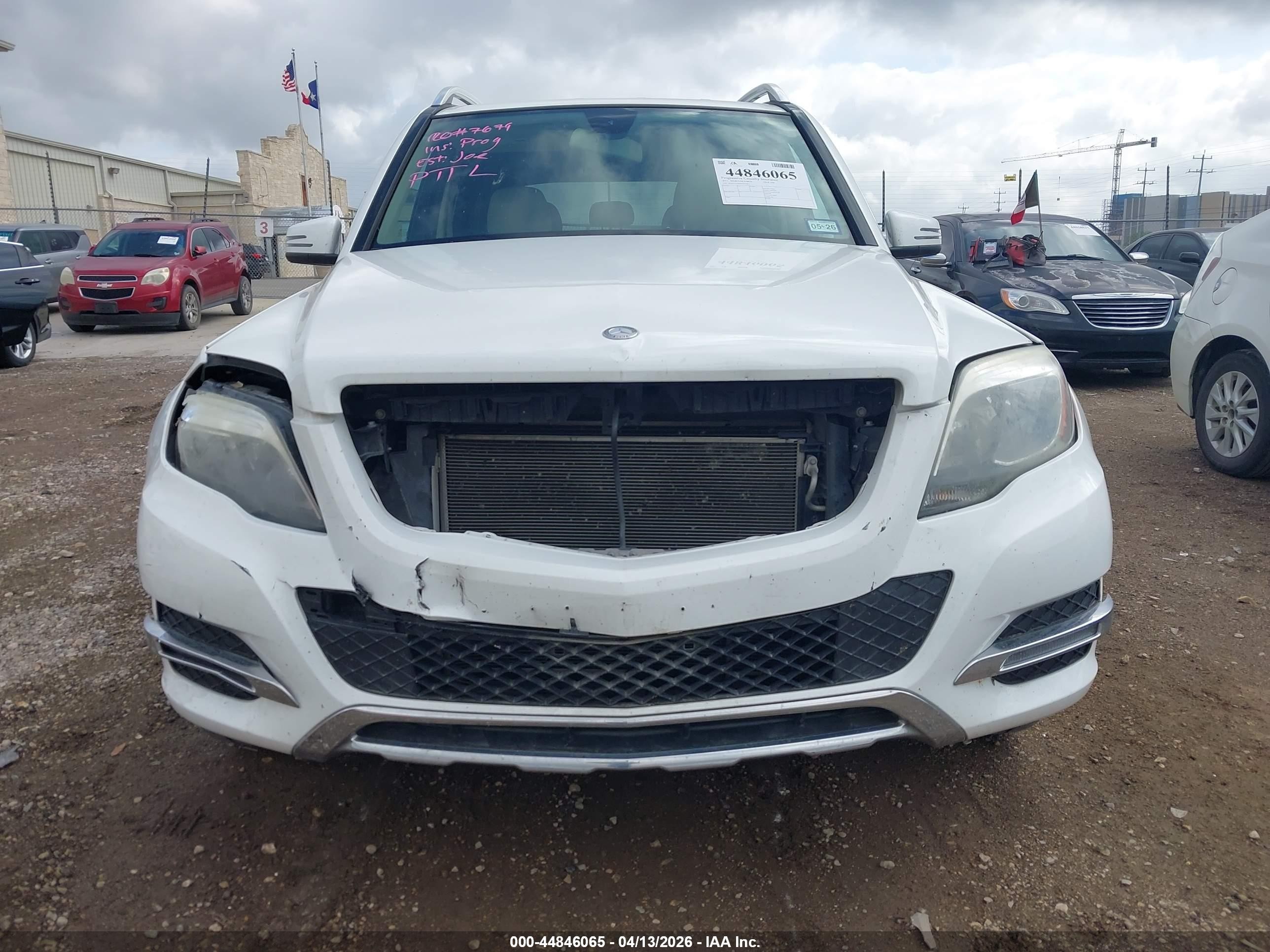 2013 Mercedes-benz Glk 350   White vin: WDCGG5HB7DG072821