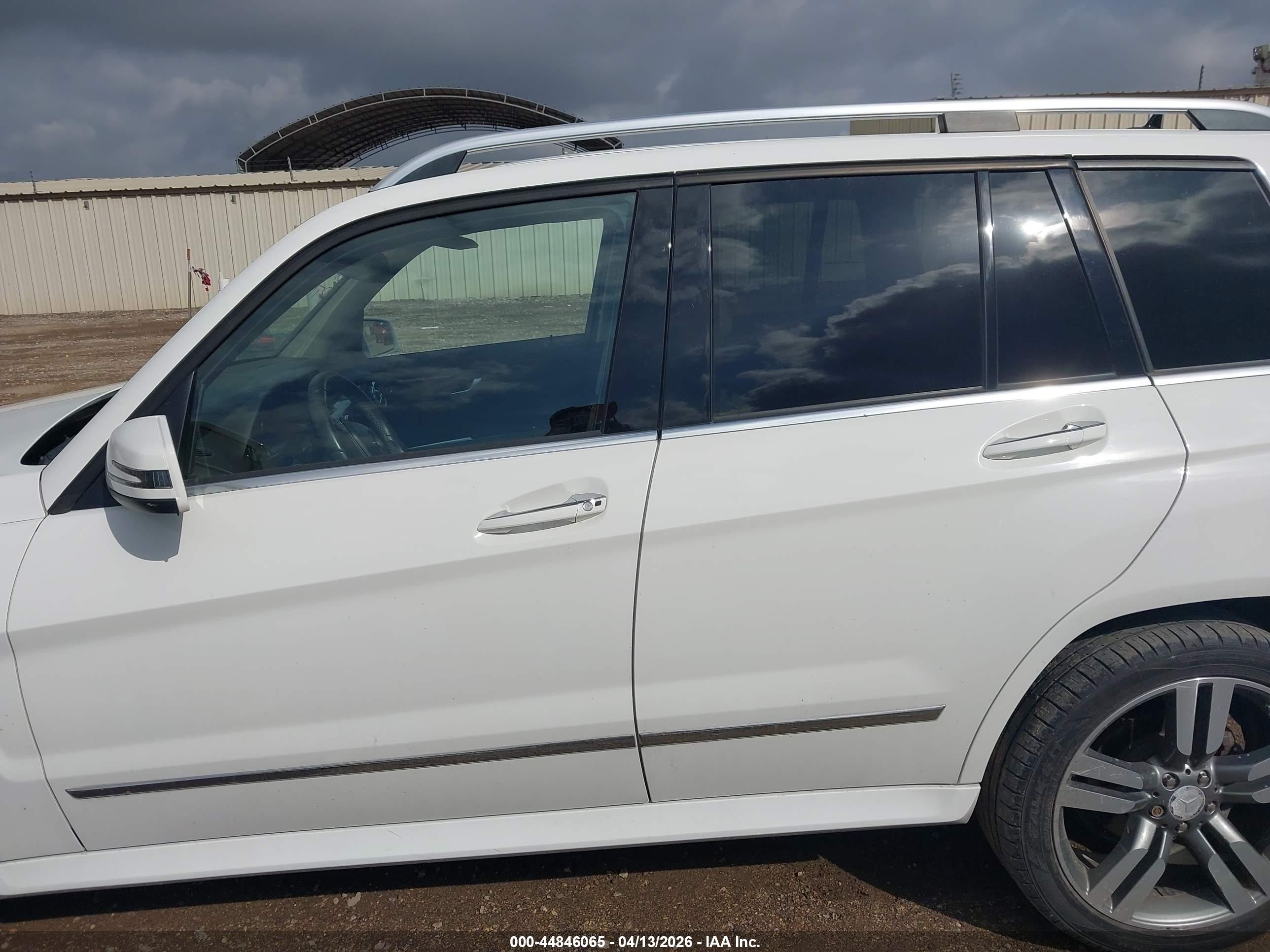 2013 Mercedes-benz Glk 350   White vin: WDCGG5HB7DG072821