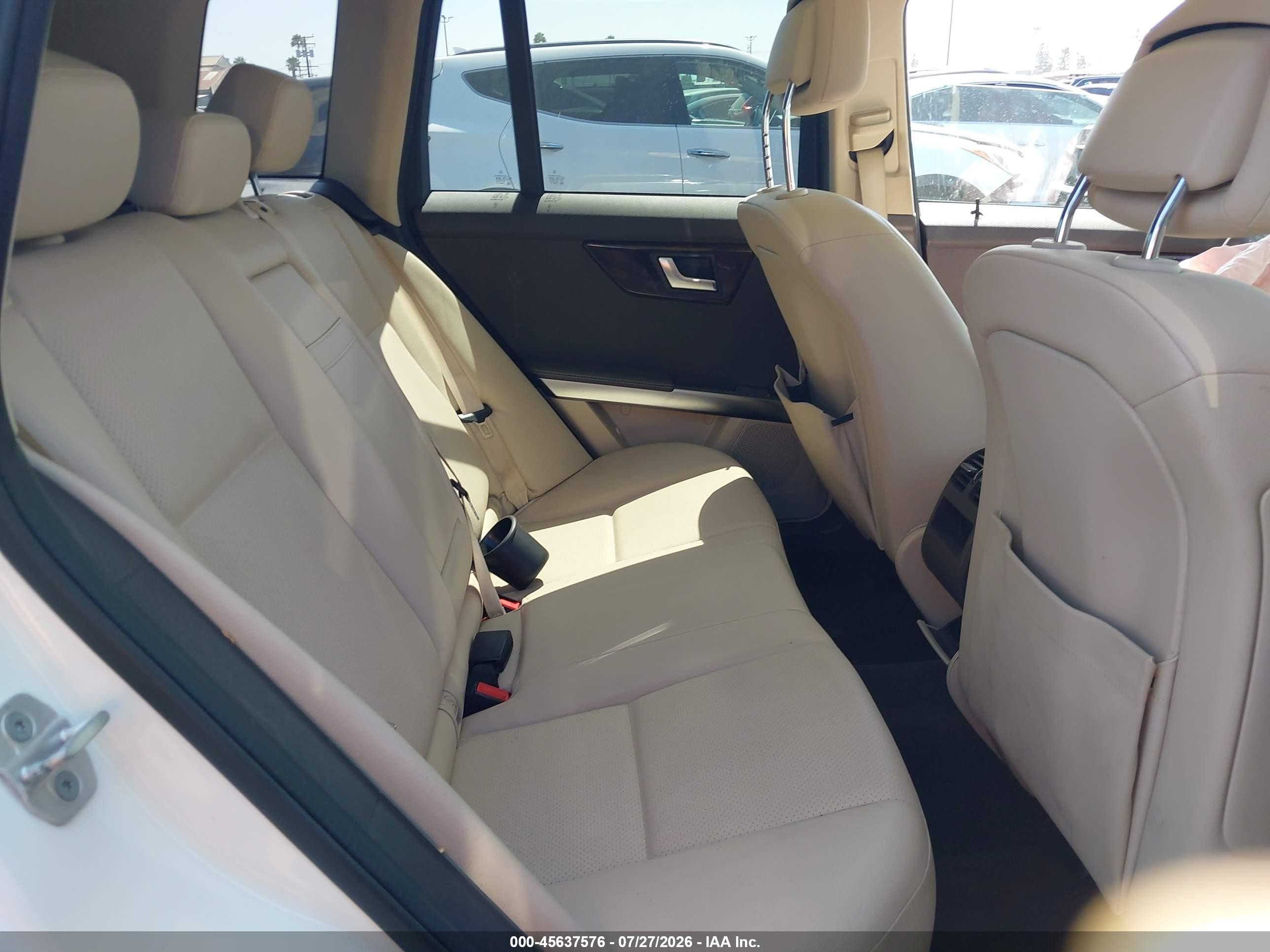 2013 Mercedes-benz Glk 350   Белый vin: WDCGG5HB7DG077470