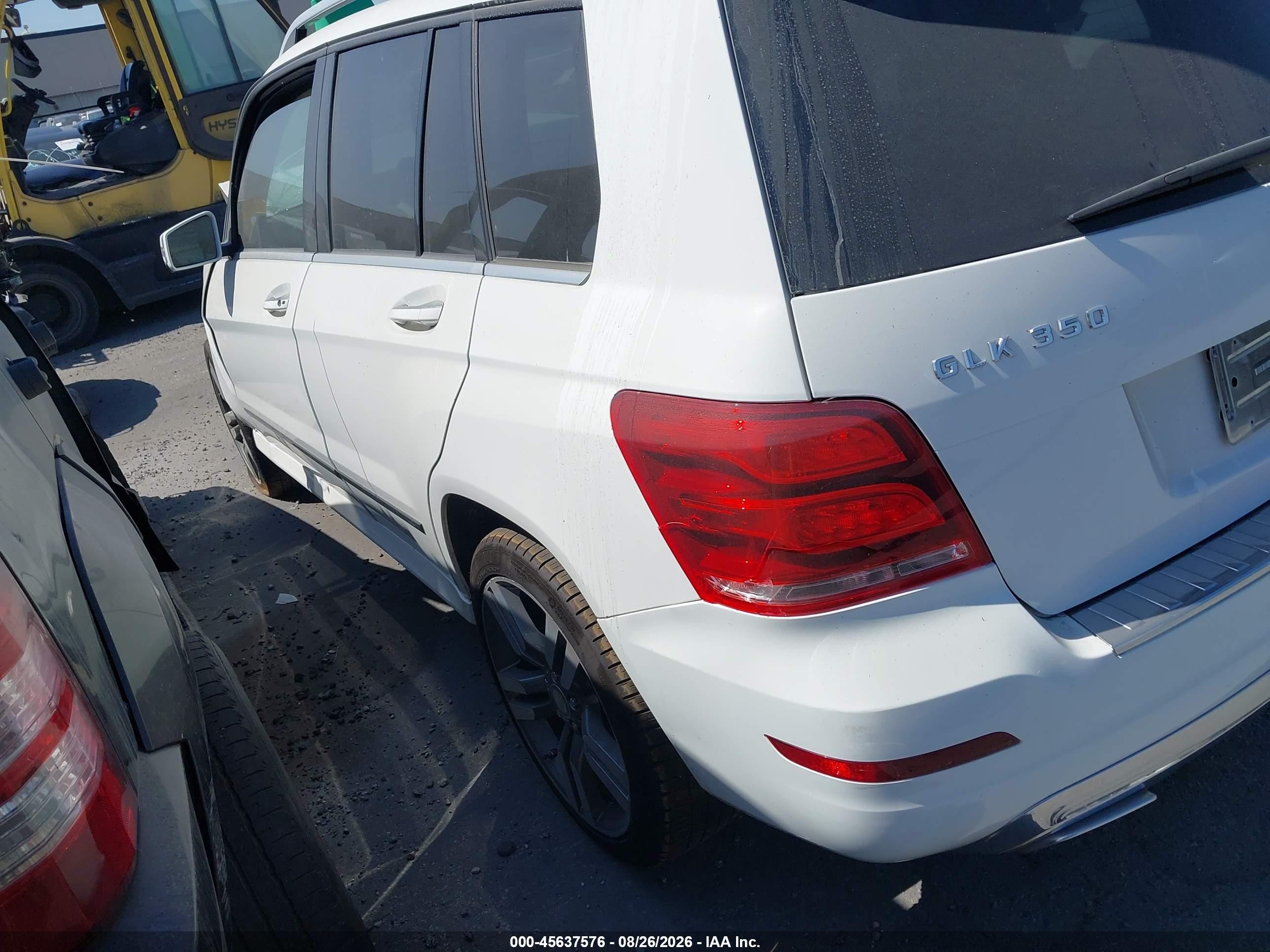 2013 Mercedes-benz Glk 350   Белый vin: WDCGG5HB7DG077470