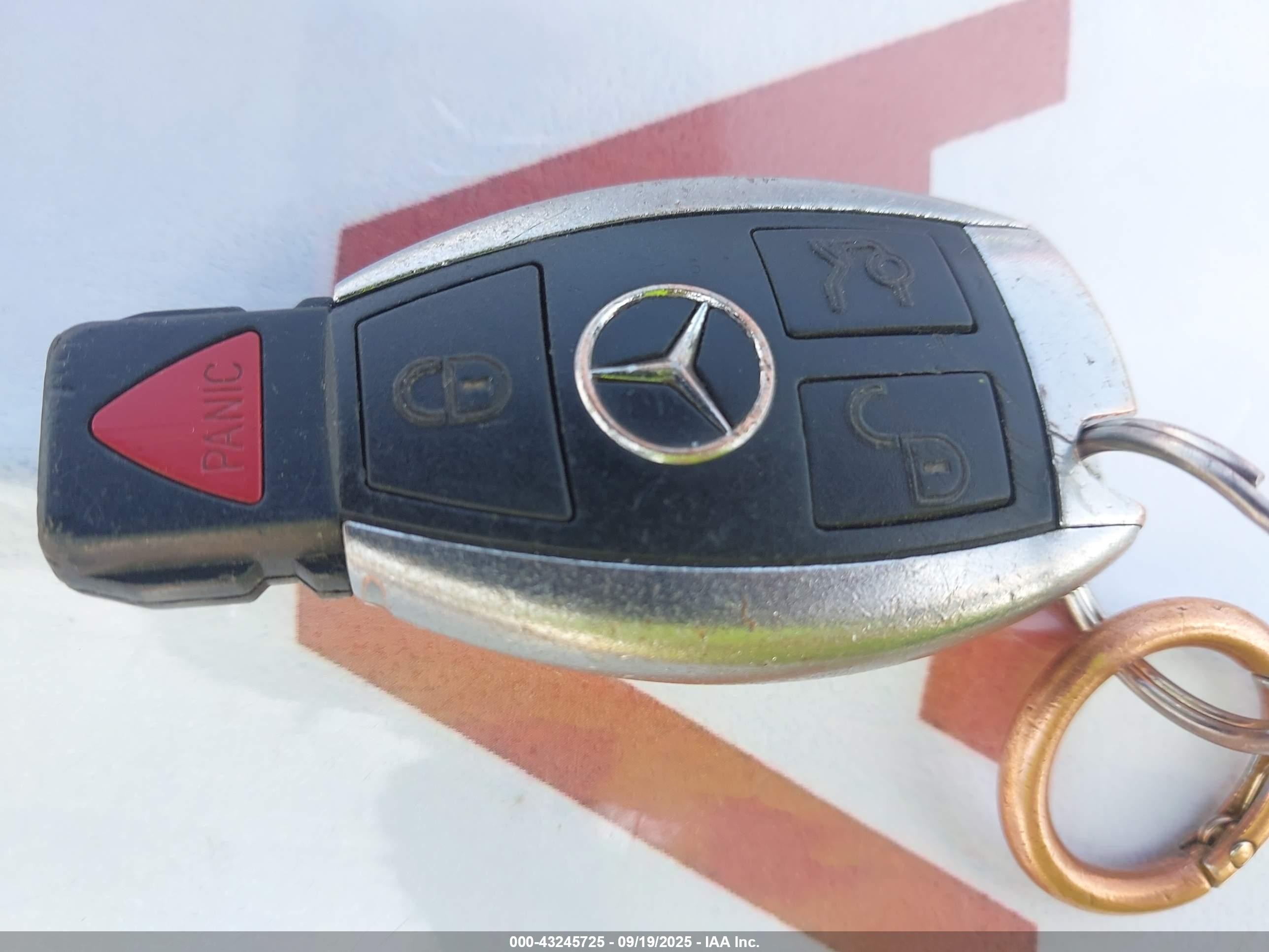 2013 Mercedes-benz Glk 350   Red vin: WDCGG5HB7DG129101