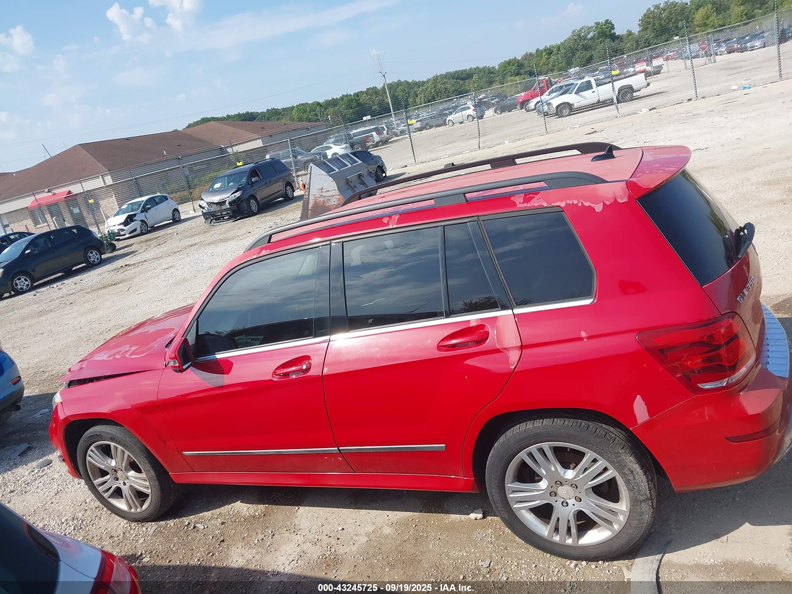 2013 Mercedes-benz Glk 350   Red vin: WDCGG5HB7DG129101