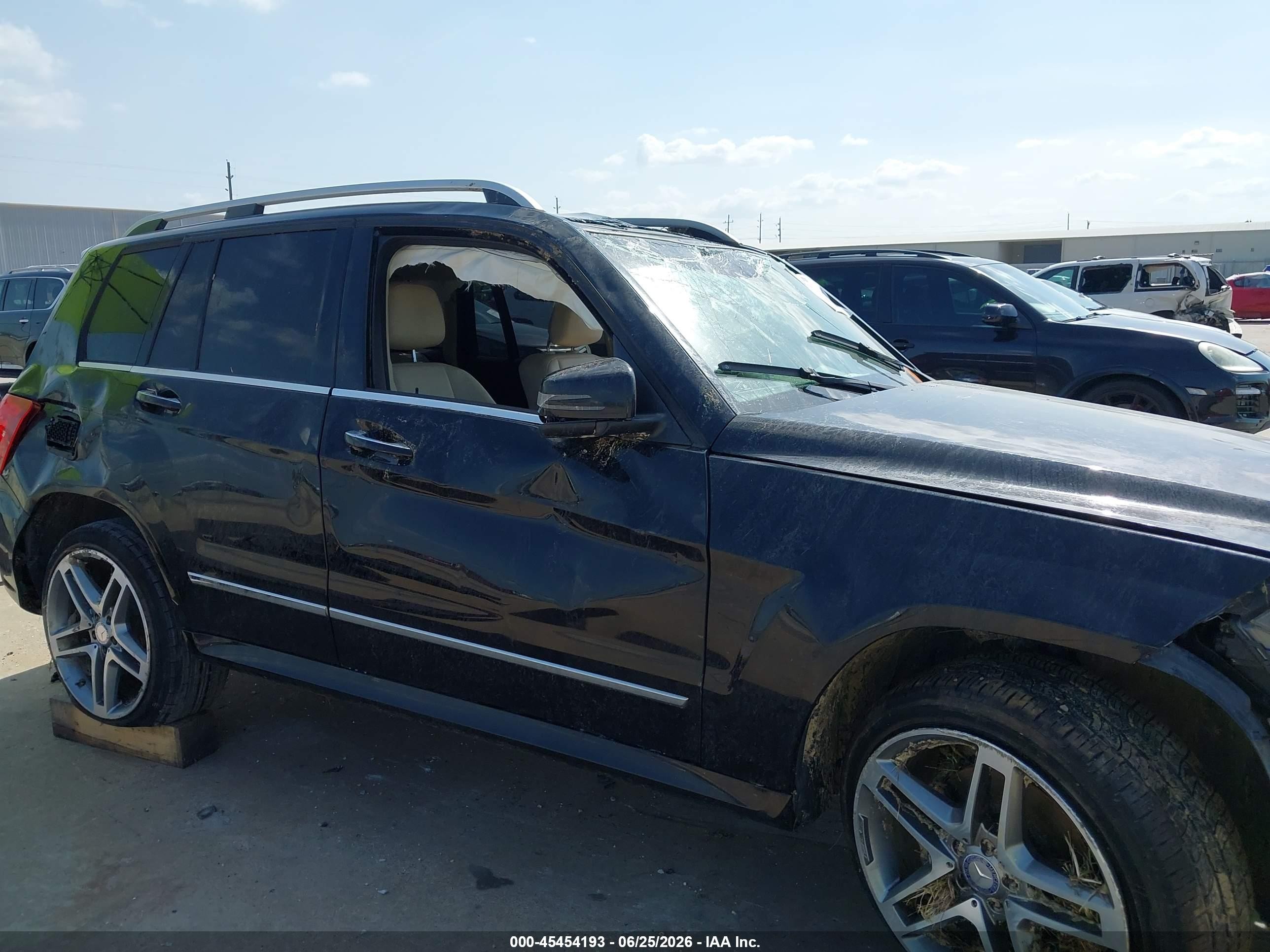 2014 Mercedes-benz Glk 350   Black vin: WDCGG5HB7EG178395