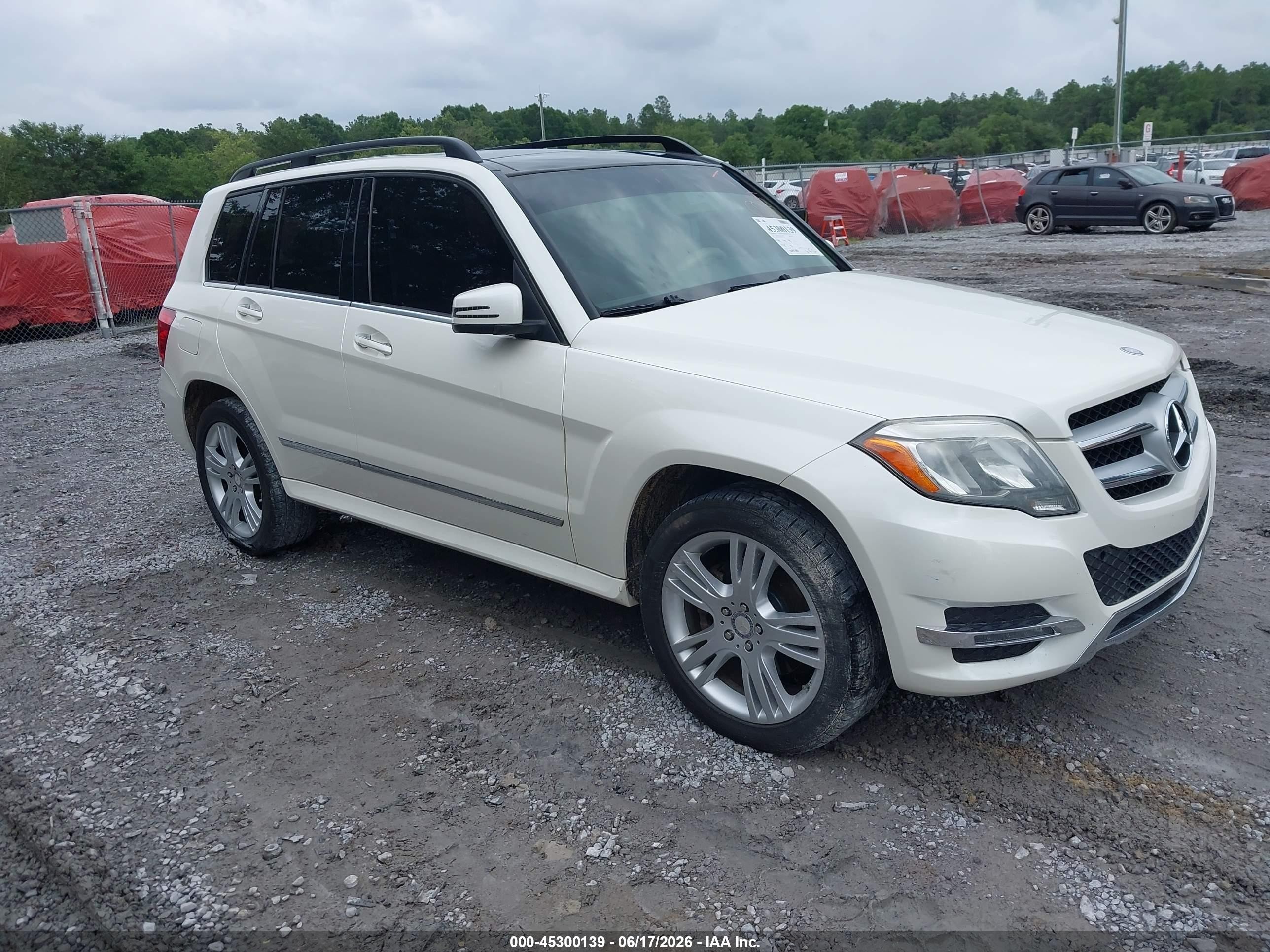2014 Mercedes-benz Glk 350   White vin: WDCGG5HB7EG179806