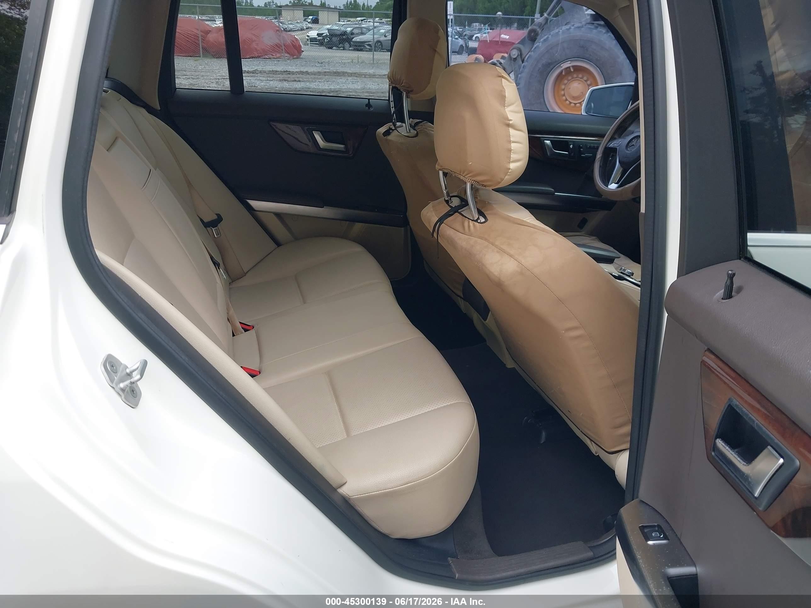 2014 Mercedes-benz Glk 350   White vin: WDCGG5HB7EG179806