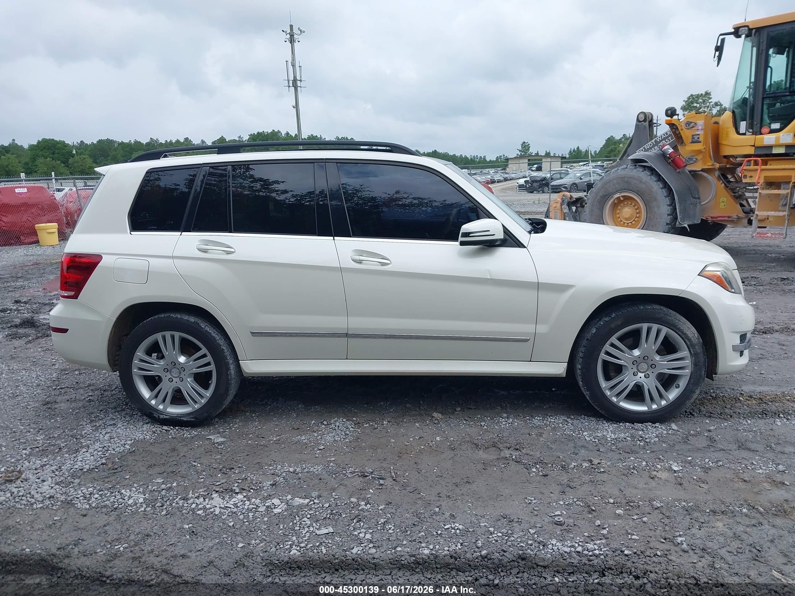 2014 Mercedes-benz Glk 350   White vin: WDCGG5HB7EG179806