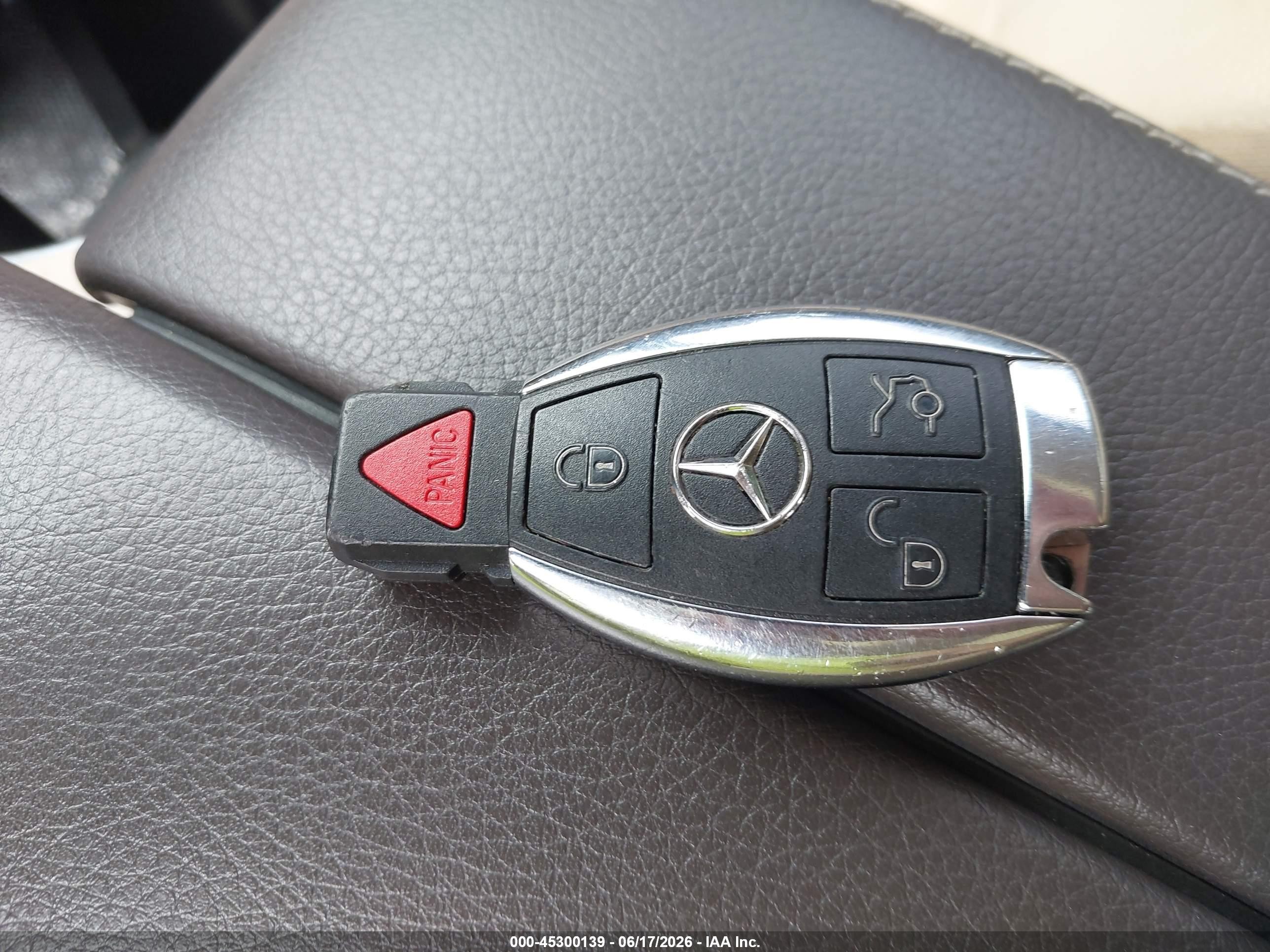 2014 Mercedes-benz Glk 350   White vin: WDCGG5HB7EG179806