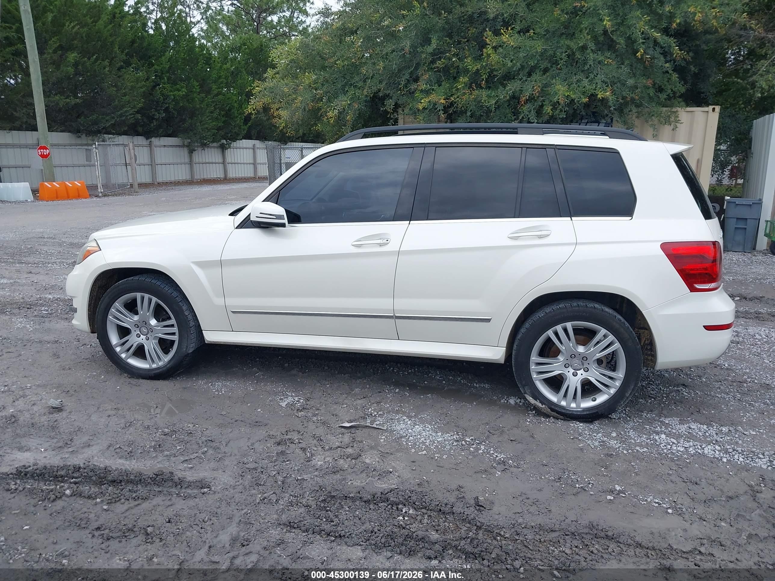 2014 Mercedes-benz Glk 350   White vin: WDCGG5HB7EG179806
