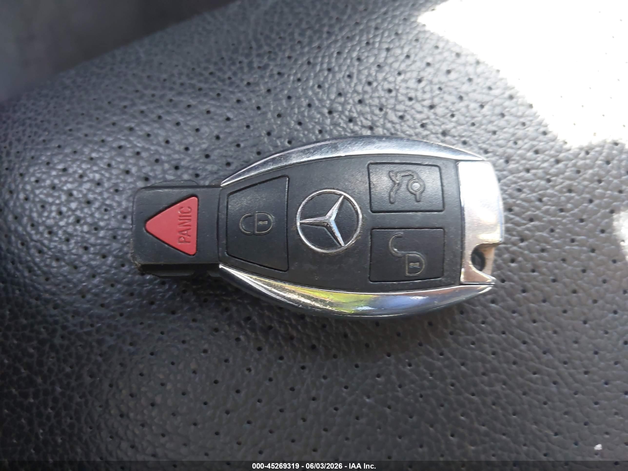 2014 Mercedes-benz Glk 350   Black vin: WDCGG5HB7EG232911