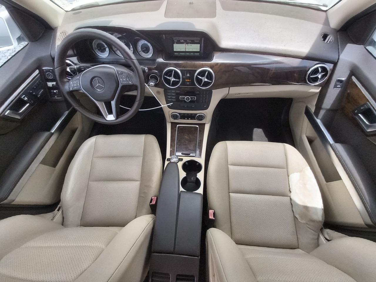 2014 Mercedes-benz Glk 350 White vin: WDCGG5HB7EG316758 Damage: Right Front Seat Cushion, Torn, > 12 Inches
