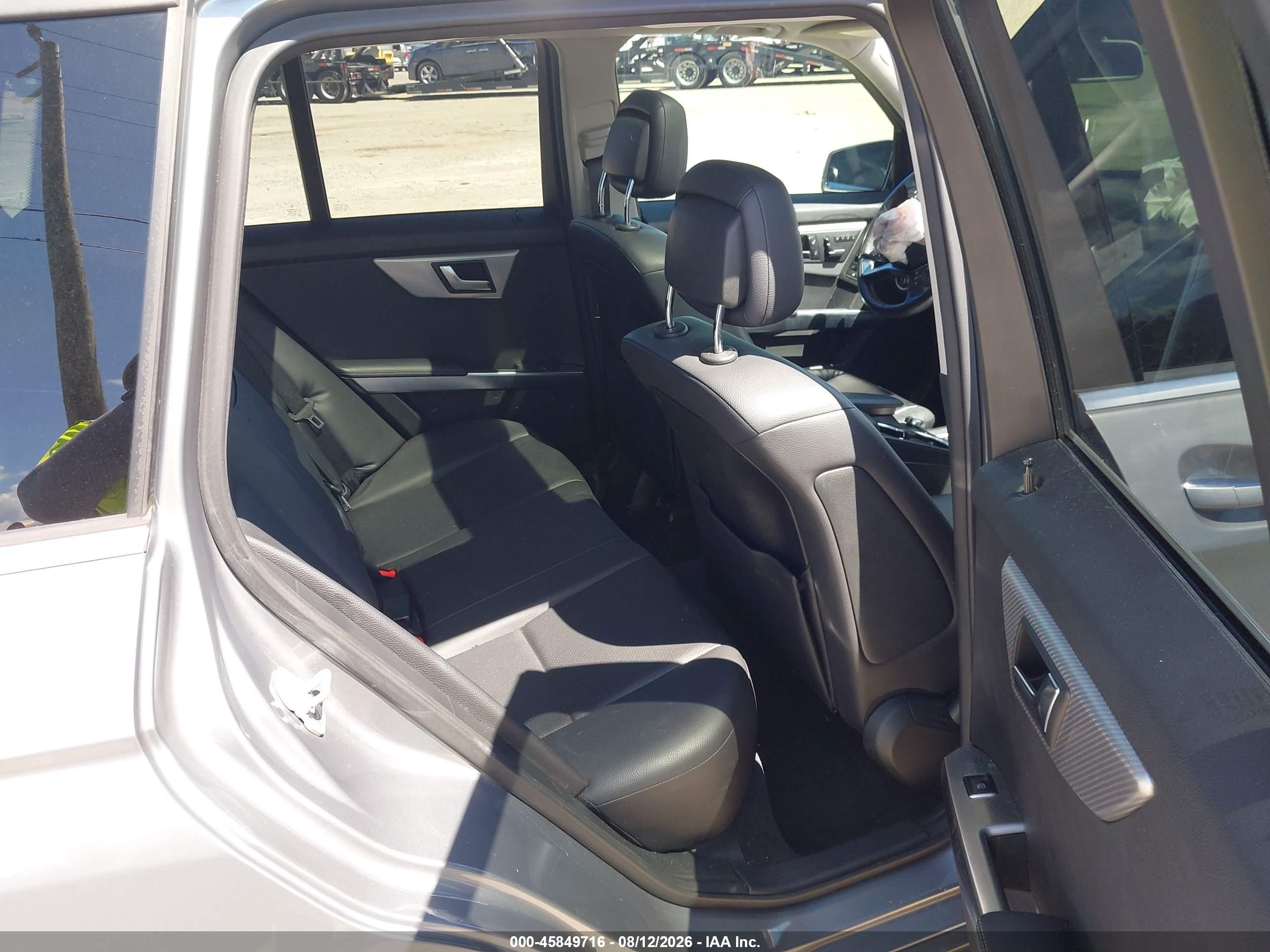 2014 Mercedes-benz Glk 350   Silver vin: WDCGG5HB7EG322088