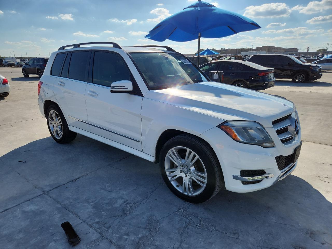 2015 Mercedes-benz Glk 350 White vin: WDCGG5HB7FG346523