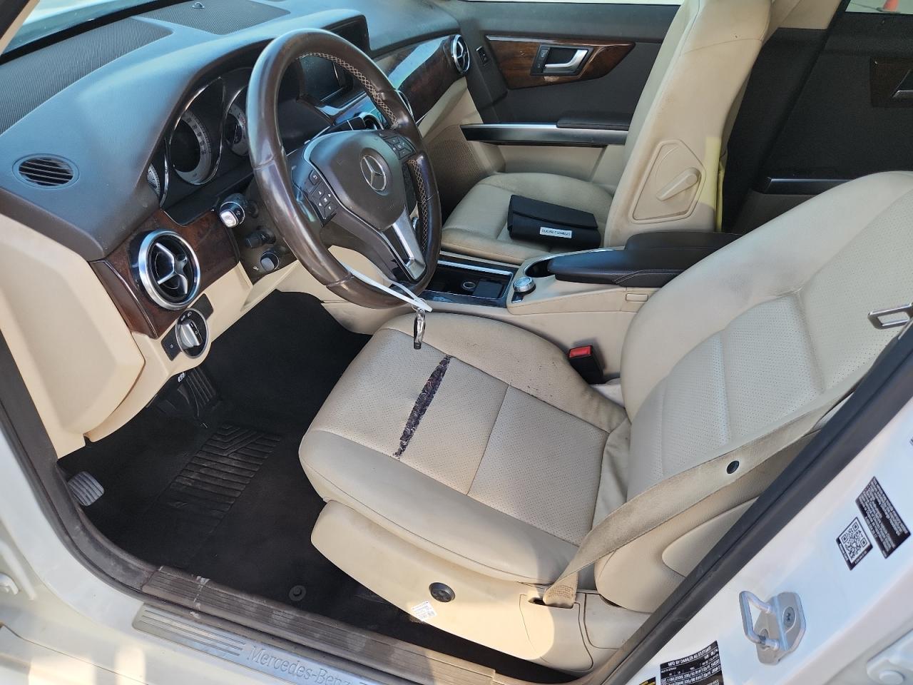 2015 Mercedes-benz Glk 350 White vin: WDCGG5HB7FG346523