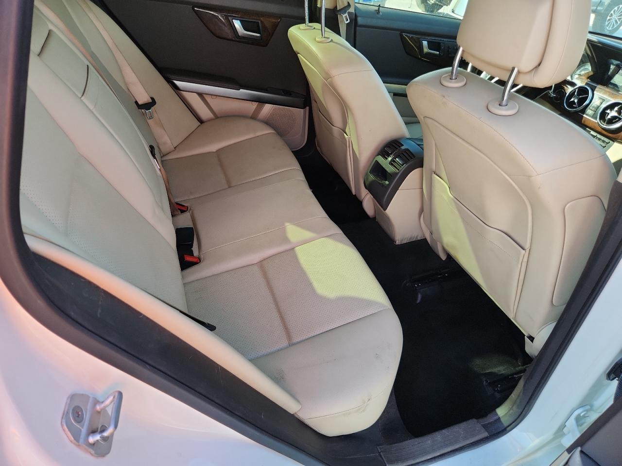 2015 Mercedes-benz Glk 350 White vin: WDCGG5HB7FG346523