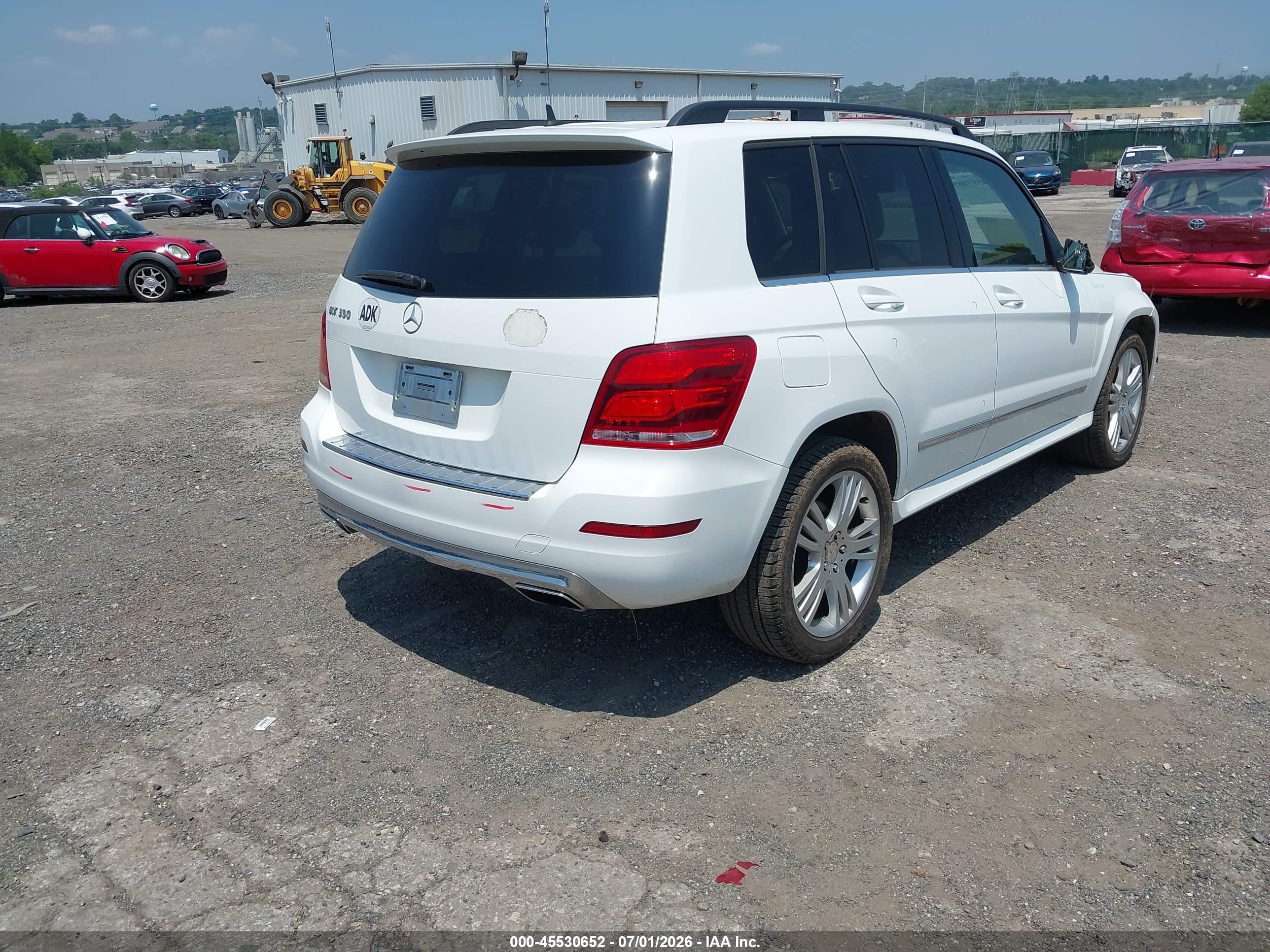 2014 Mercedes-benz Glk 350   White vin: WDCGG5HB8EG286329