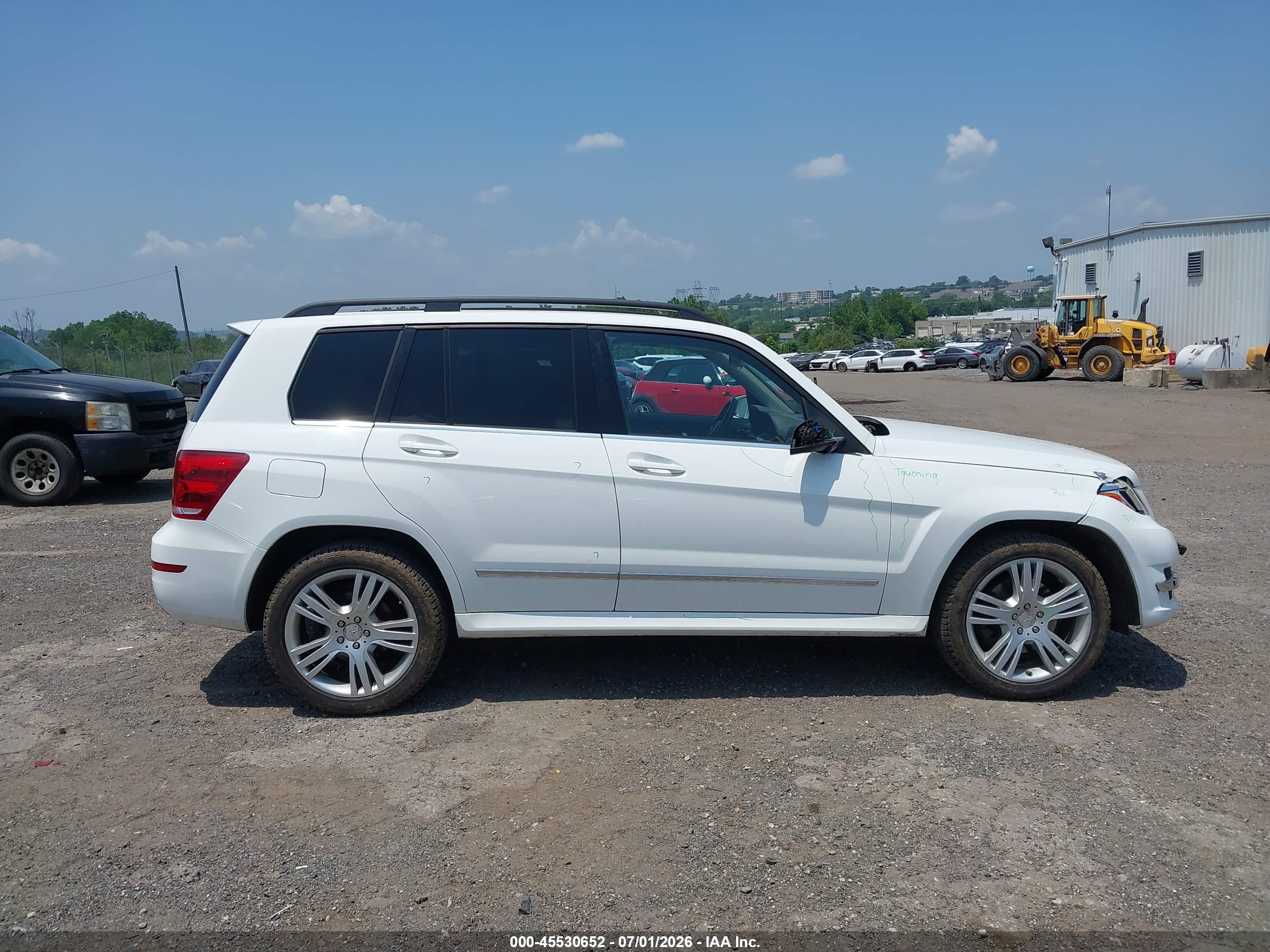 2014 Mercedes-benz Glk 350   White vin: WDCGG5HB8EG286329