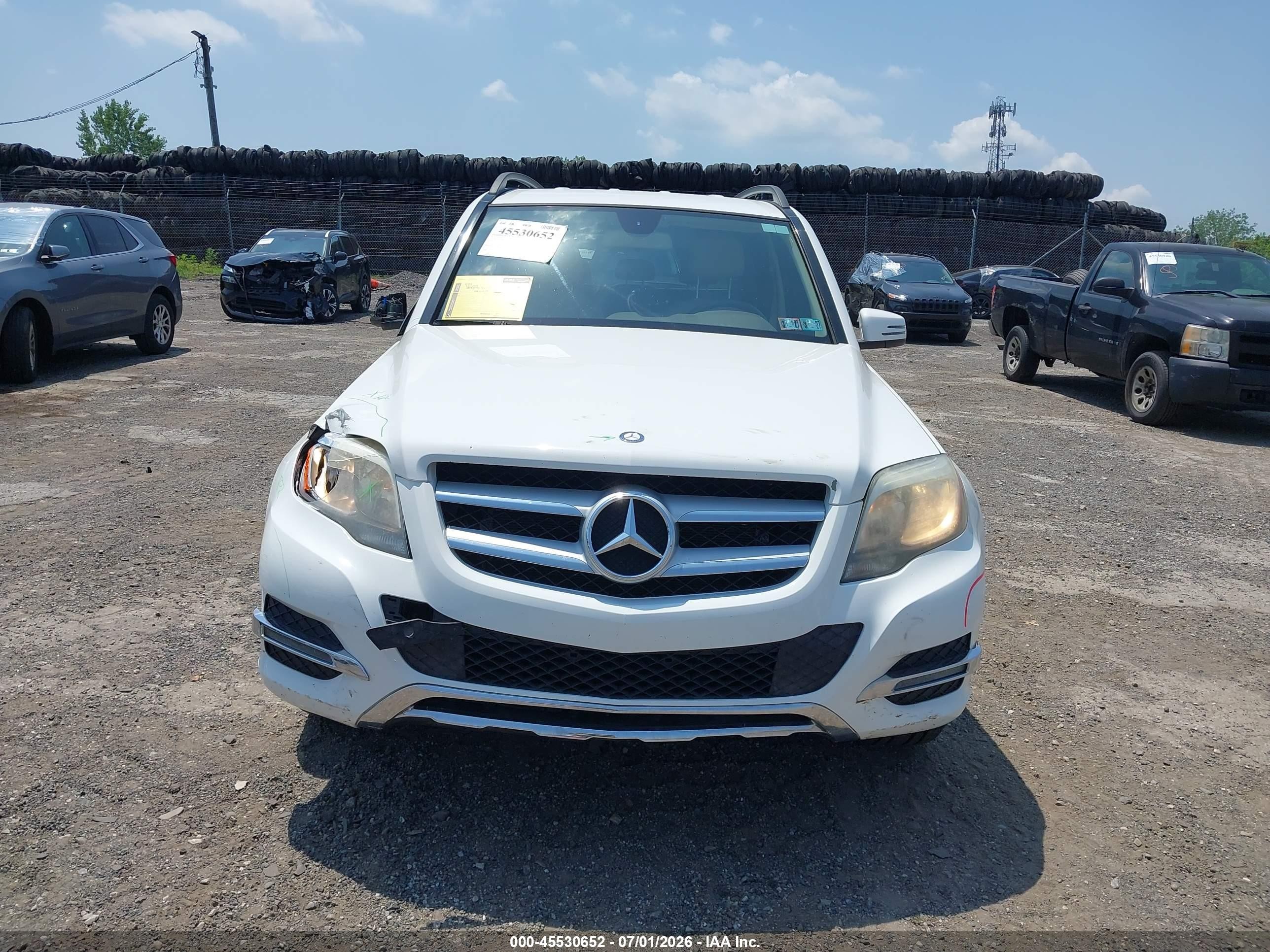 2014 Mercedes-benz Glk 350   White vin: WDCGG5HB8EG286329