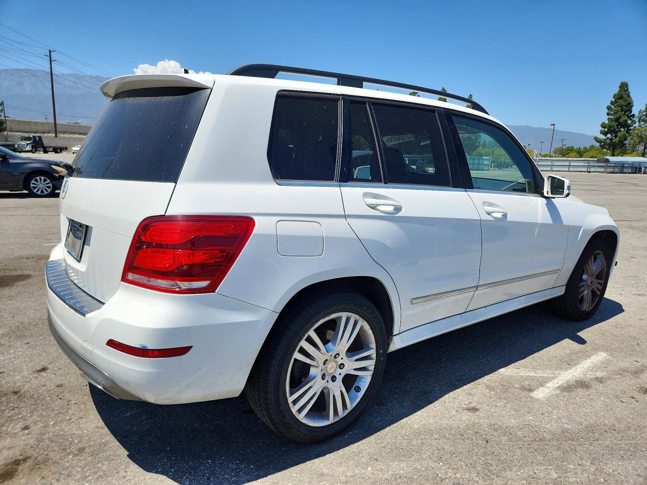 2014 Mercedes-benz Glk 350 White vin: WDCGG5HB8EG337490