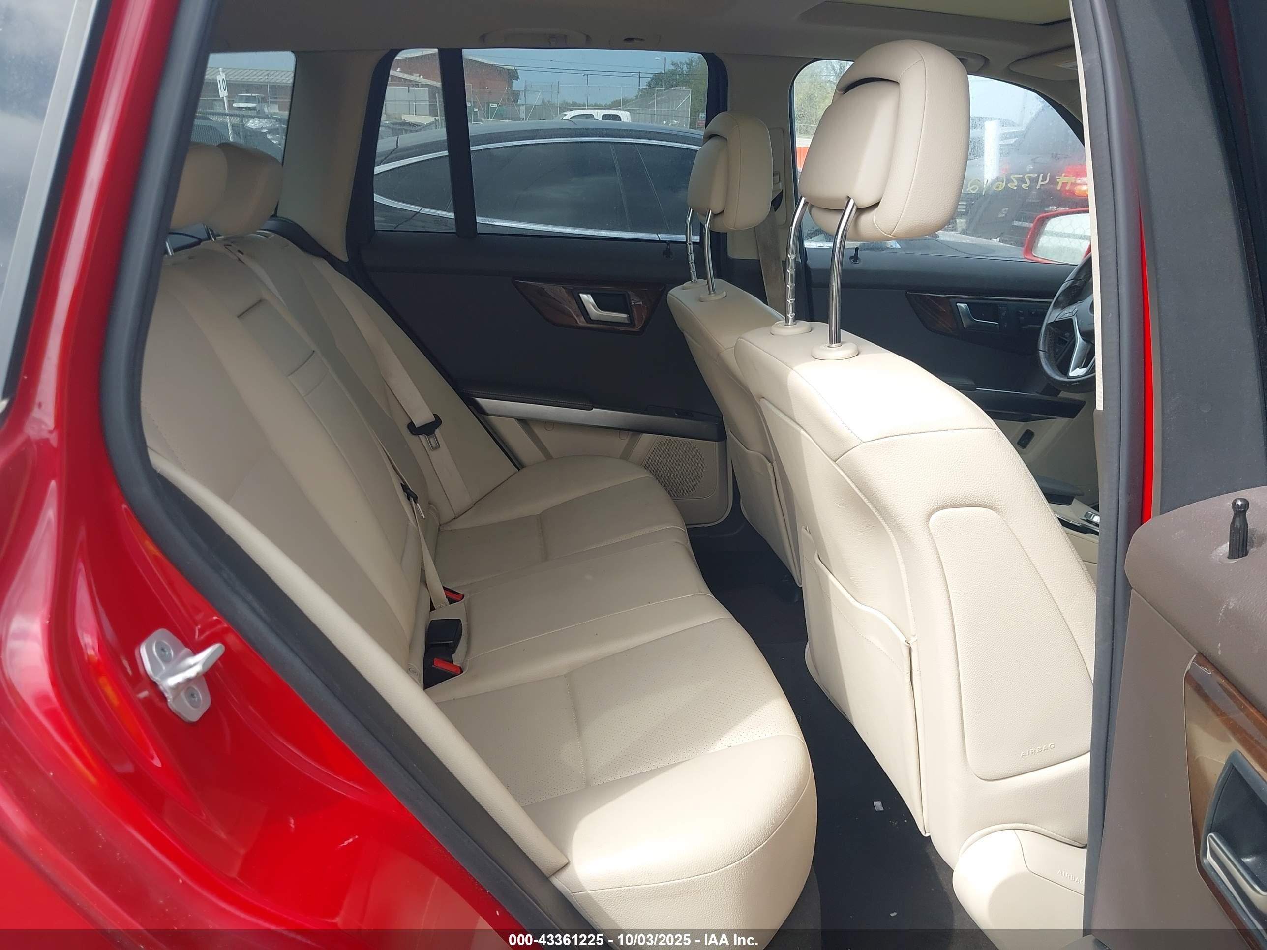 2015 Mercedes-benz Glk 350   Red vin: WDCGG5HB8FG364223