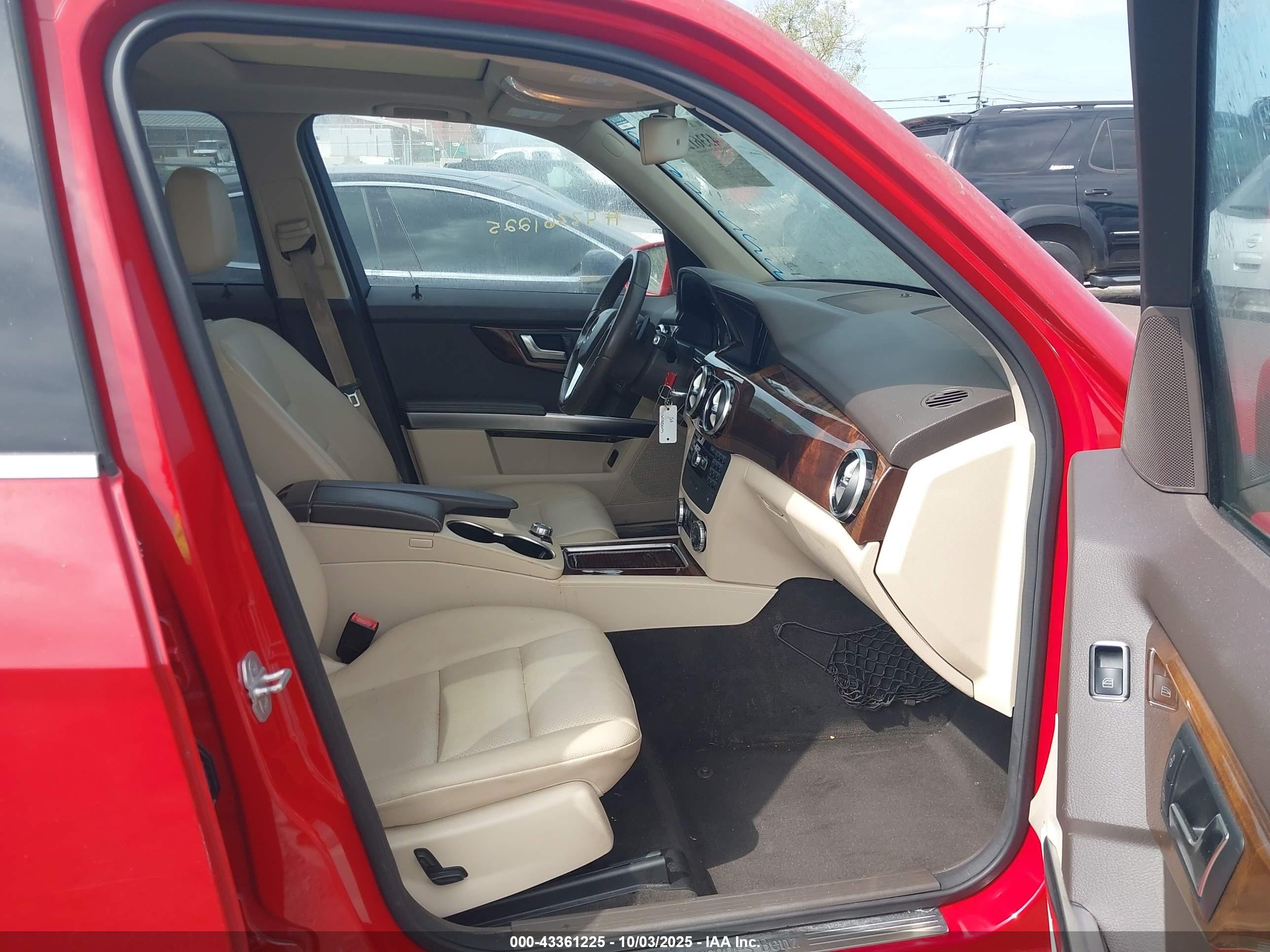 2015 Mercedes-benz Glk 350   Red vin: WDCGG5HB8FG364223